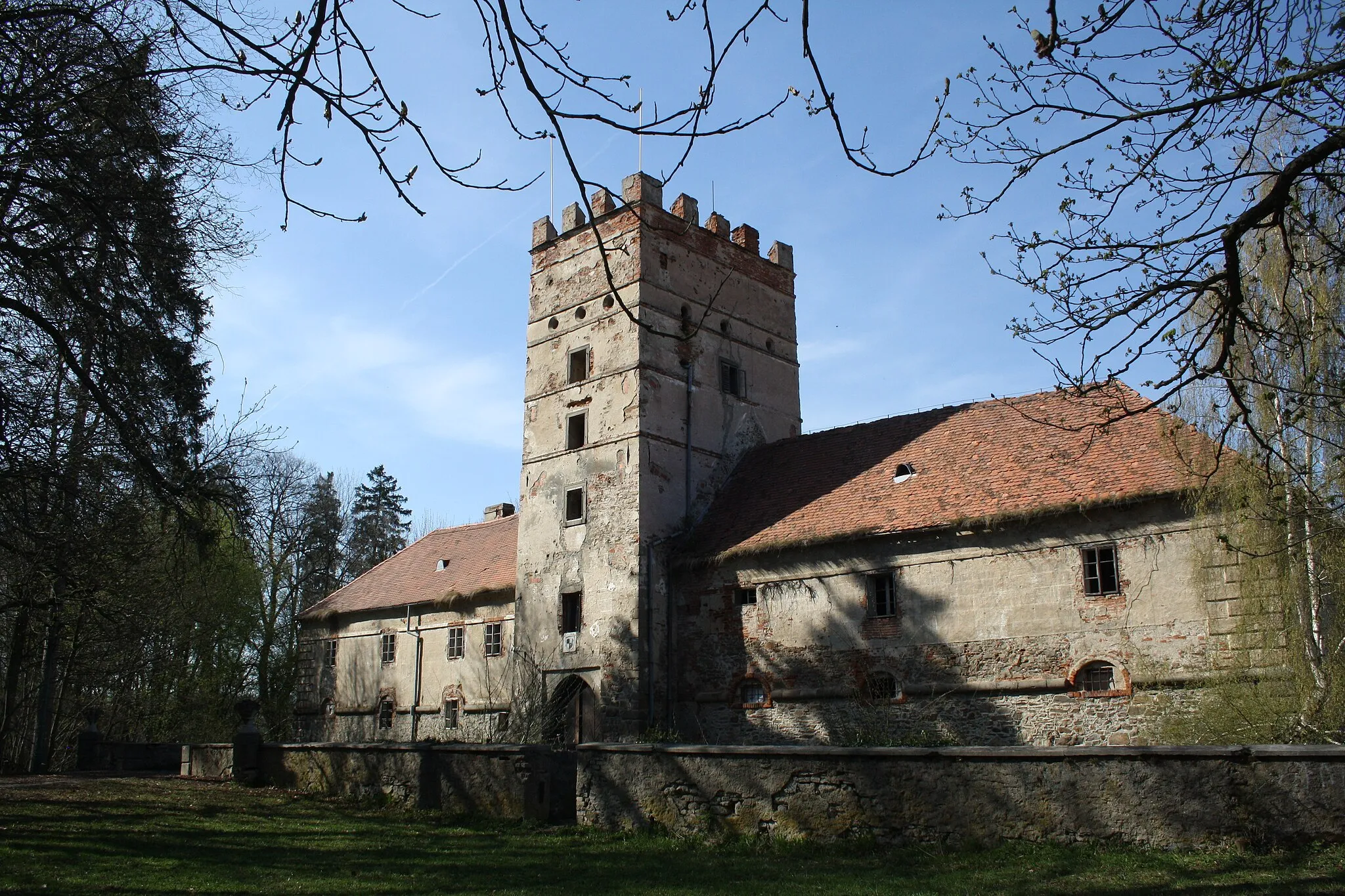 Photo showing: Brtnice castle tower and entrance building.