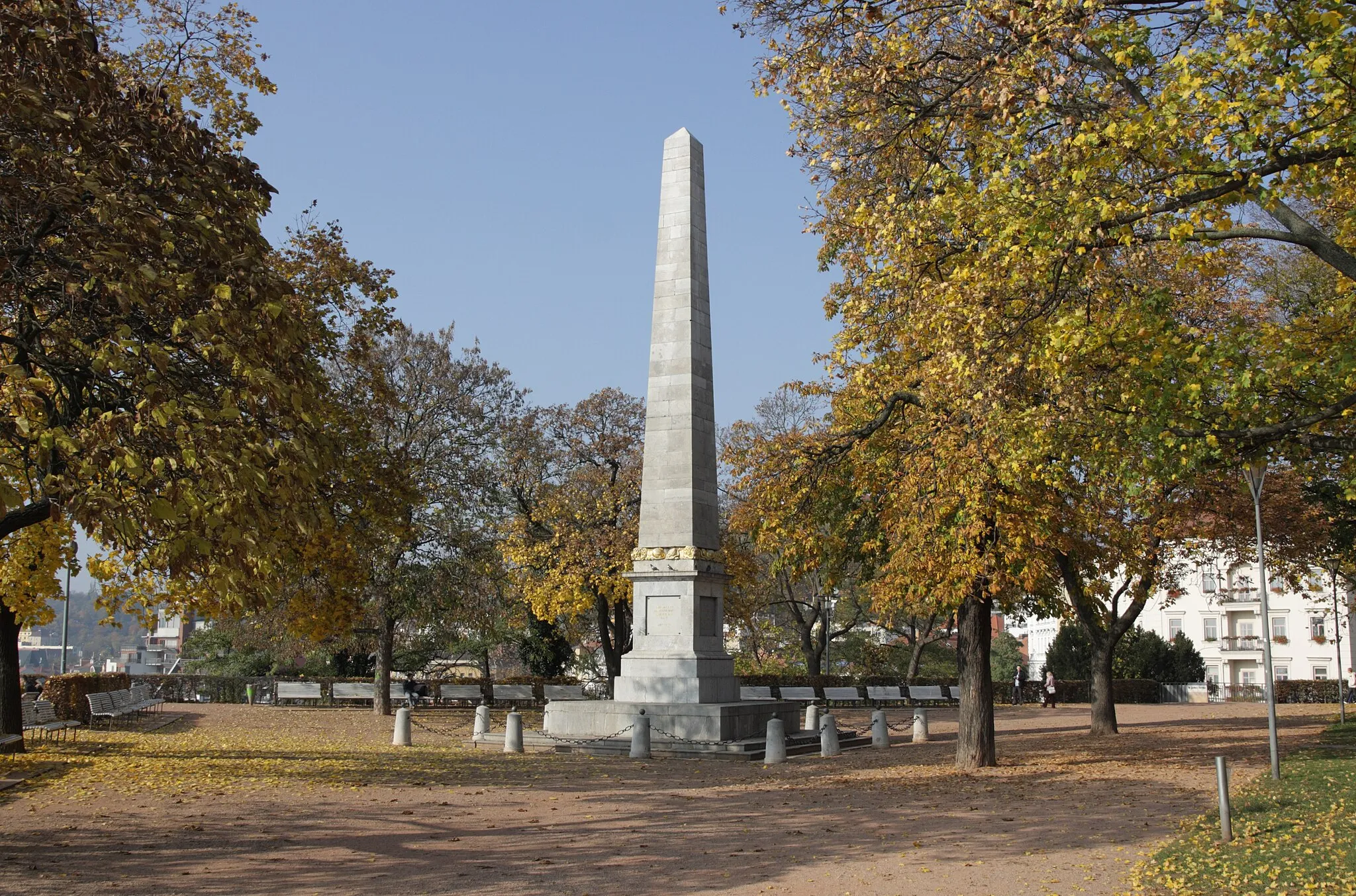 Photo showing: Brno - Denisovy sady, obelisk.