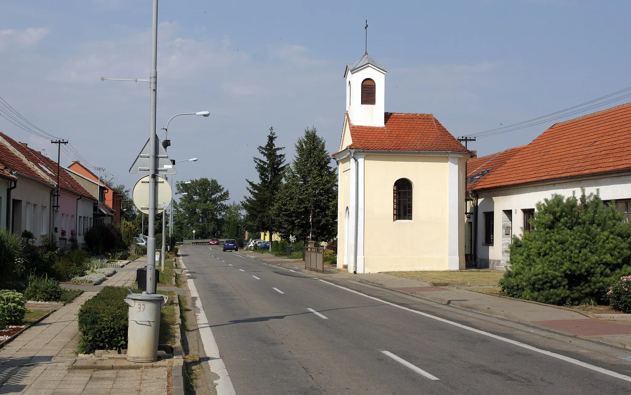 Photo showing: Dvorska - obecní kaple na ulici Zapletalova.