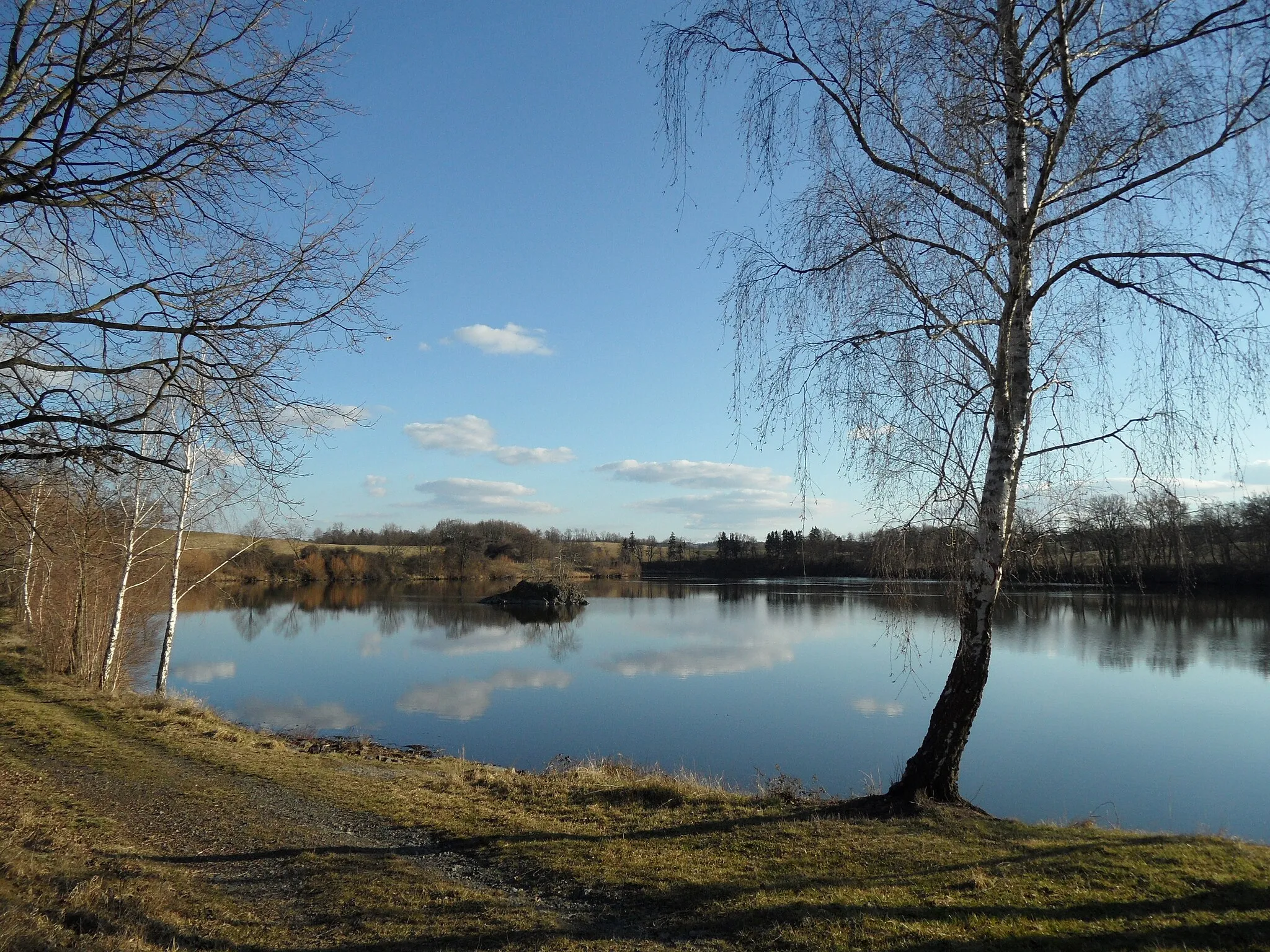 Photo showing: Jezuitský rybník A. East Side (View from Dam), Havlíčkův Brod District, the Czech Republic.