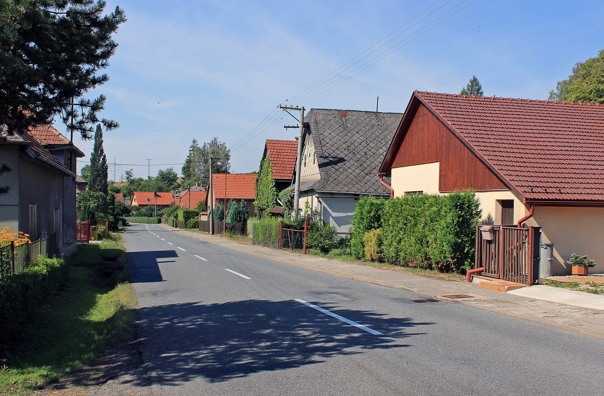 Photo showing: Road No 358 in Člupek, part of Němčice, Czech Republic.