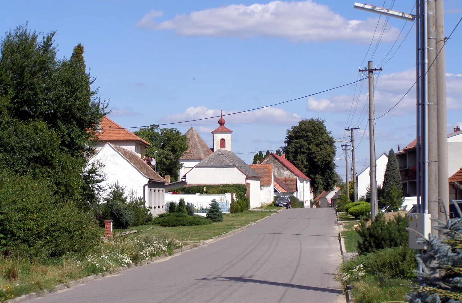 Photo showing: Radkovice village. Main street near Fourteen Holy Helpers church