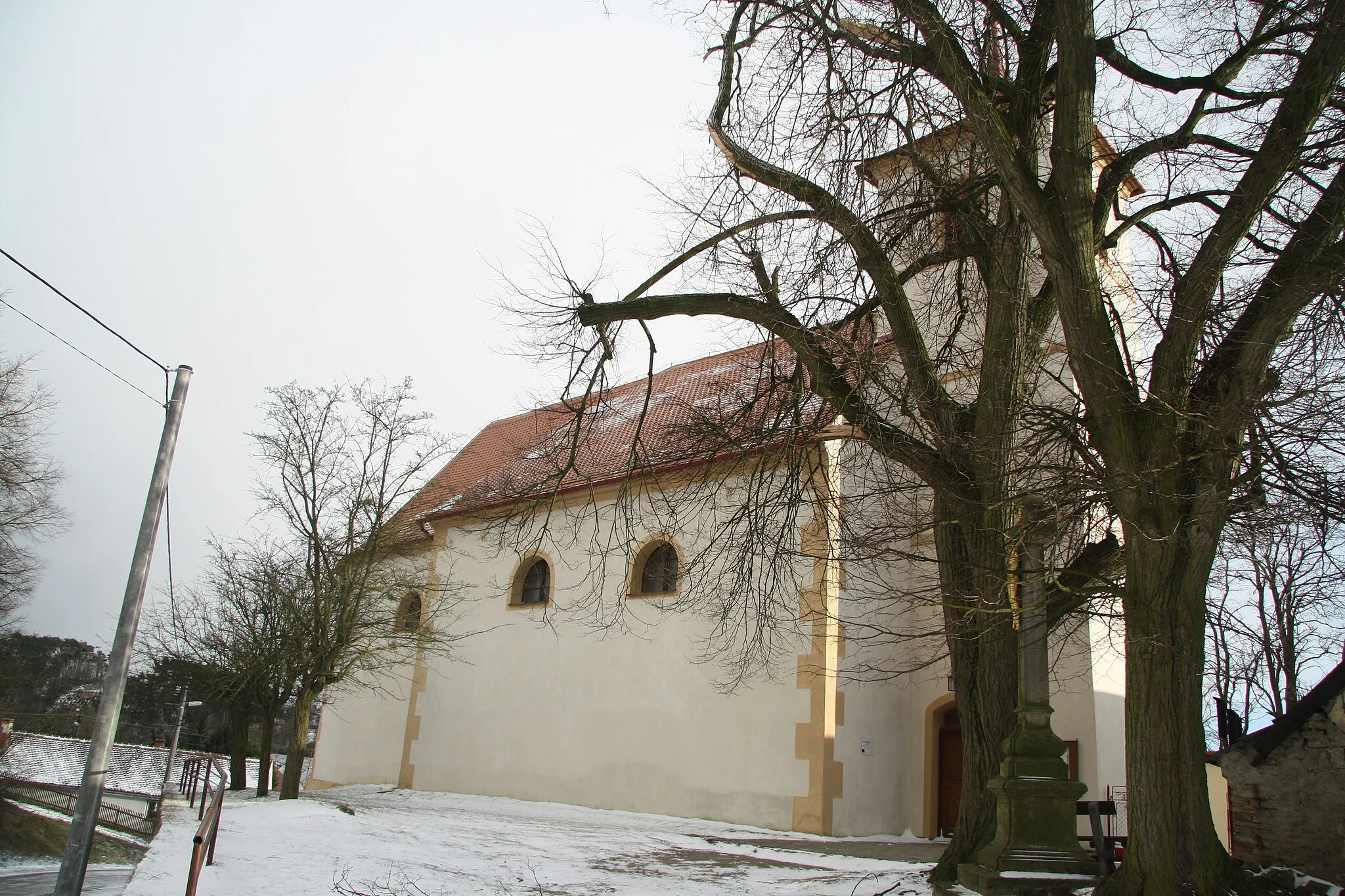 Photo showing: Overview of Church of Saint Martin in Biskupice in 2015, Biskupice-Pulkov, Třebíč District.