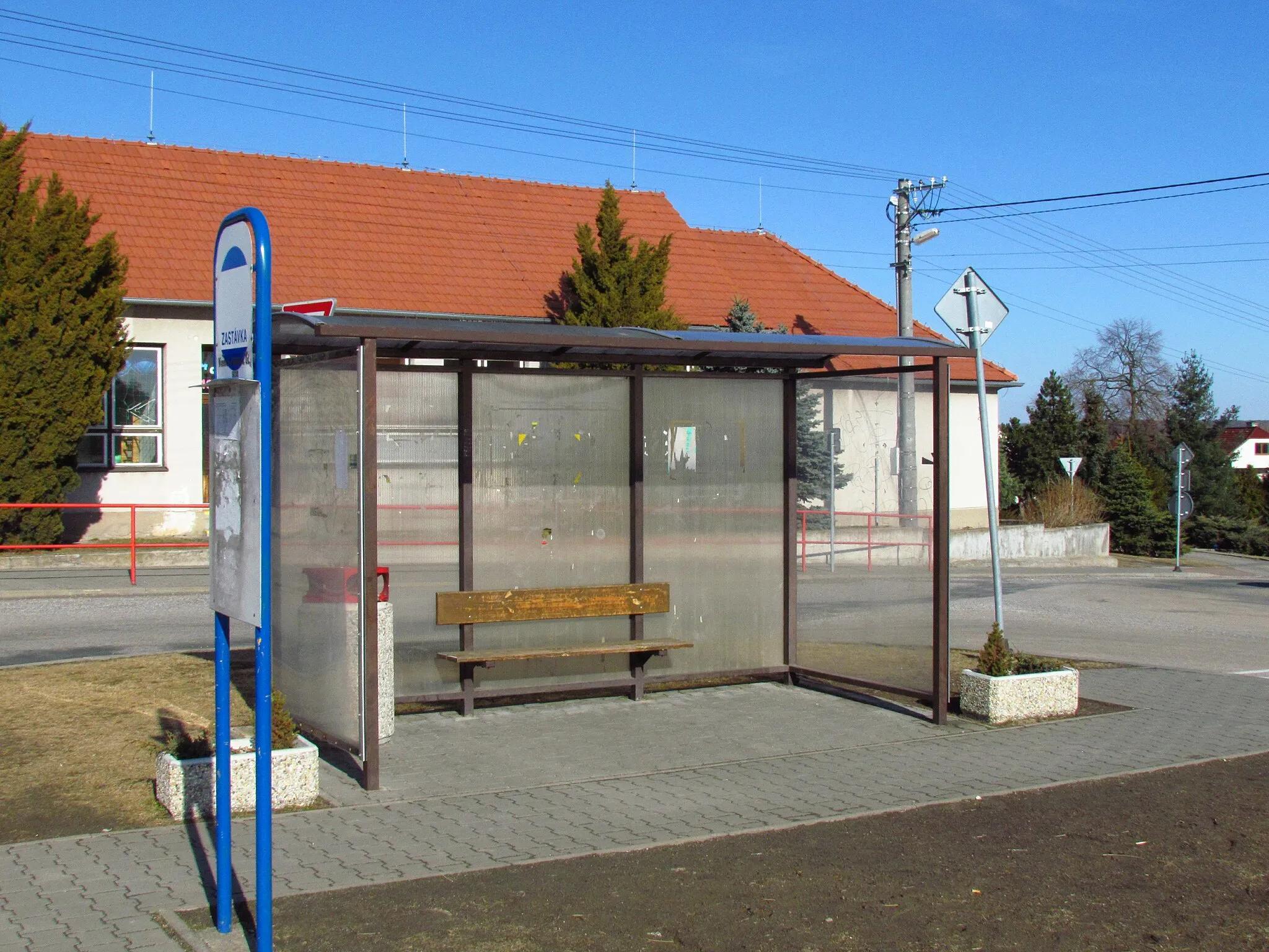 Photo showing: Bus stop in Vícenice u Náměště nad Oslavou, Třebíč District.