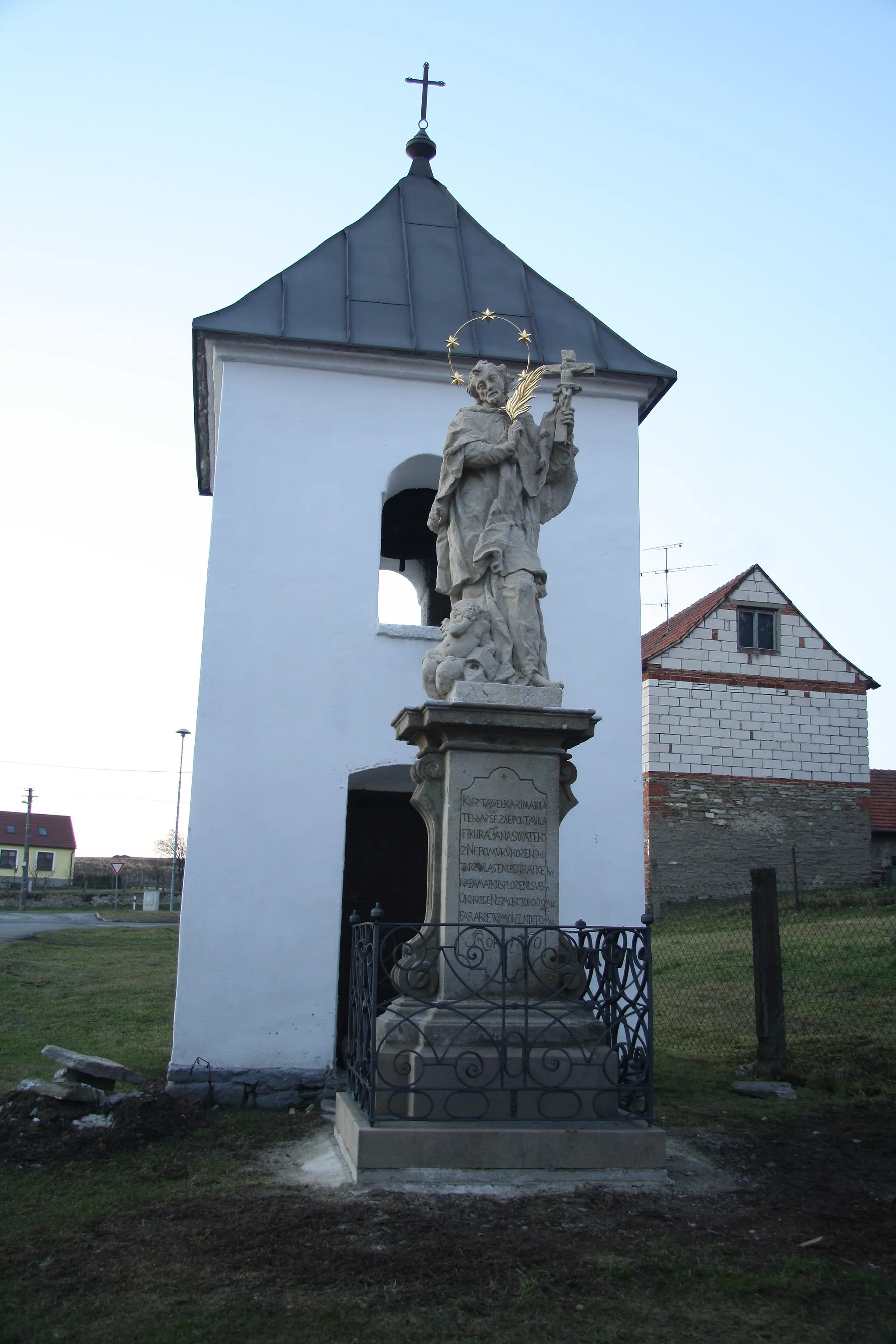 Photo showing: Statue in Otradice, Náměšť nad Oslavou, Třebíč District.