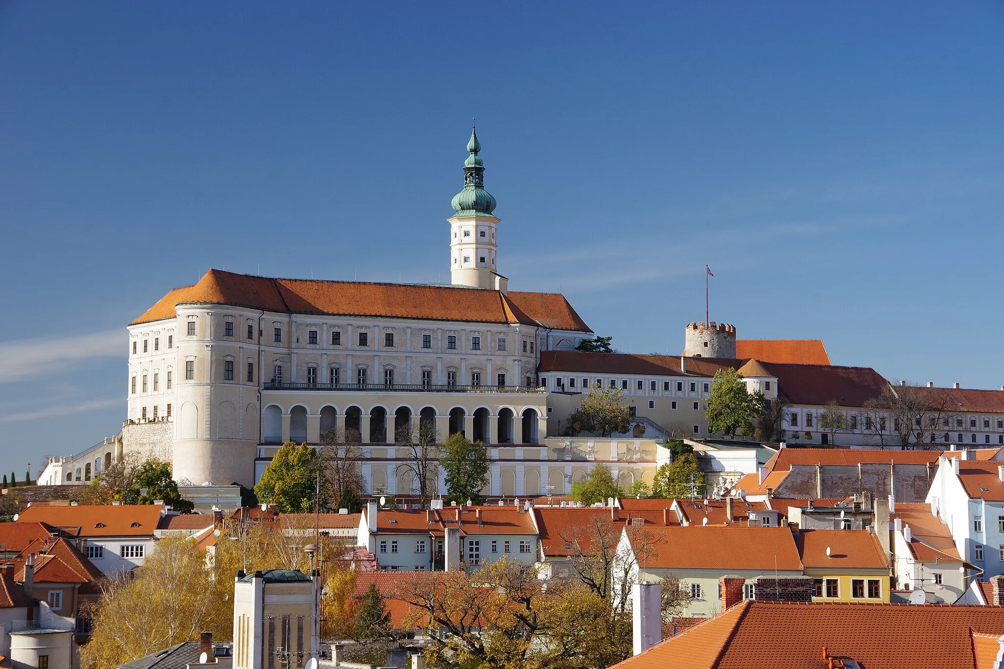 Photo showing: Mikulov chateau
location: Mikulov, Czech Republic
author: Jan Helebrant
www.juhele.blogspot.com

license CC BY-SA