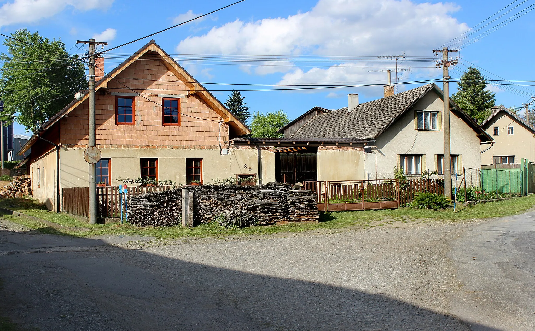 Photo showing: Old farm in Janovice, part of Polná, Czech Republic