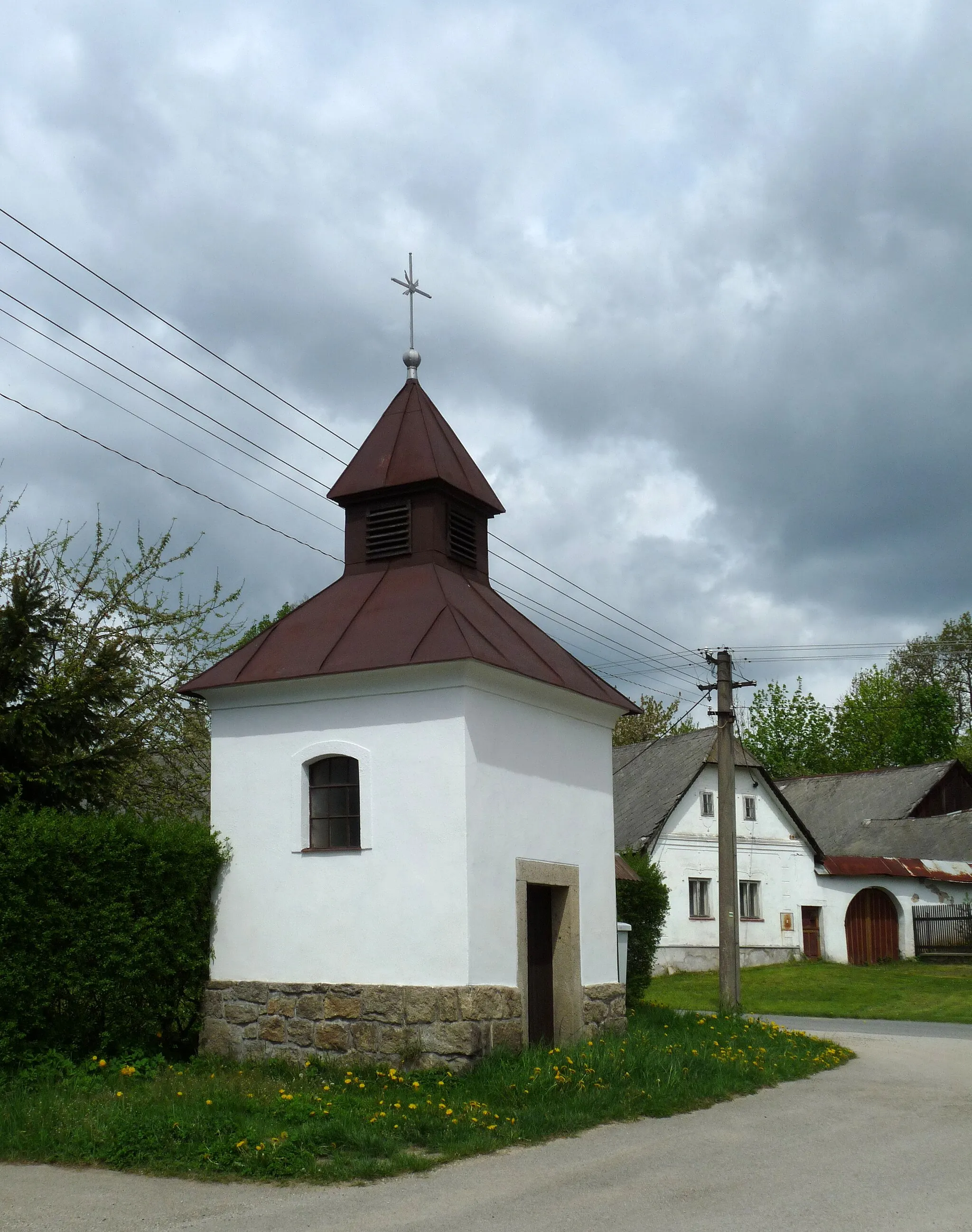 Photo showing: Bell tower in the village of Sumrakov, Jindřichův Hradec District, South Bohemian Region, Czech Republic, part of Studená.