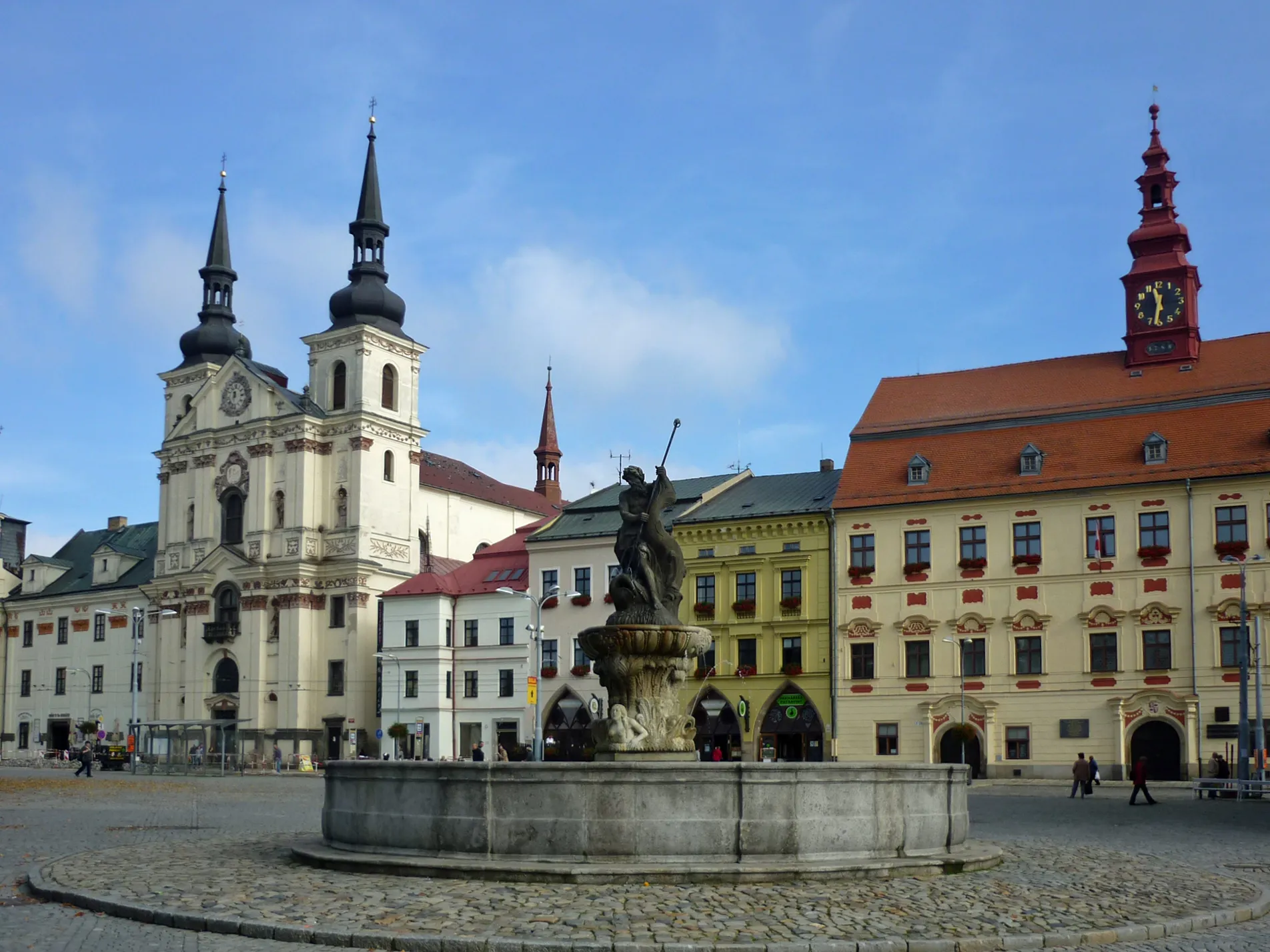 Photo showing: St. Ignatiuskirche und Rathaus der Stadt Iglau (Jihlava)