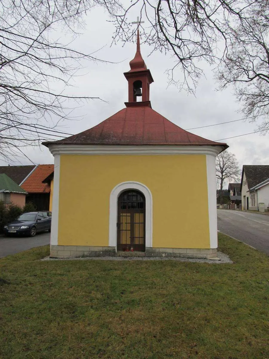 Photo showing: Kaple svatých Petra a Pavla v Bílém Kamenu