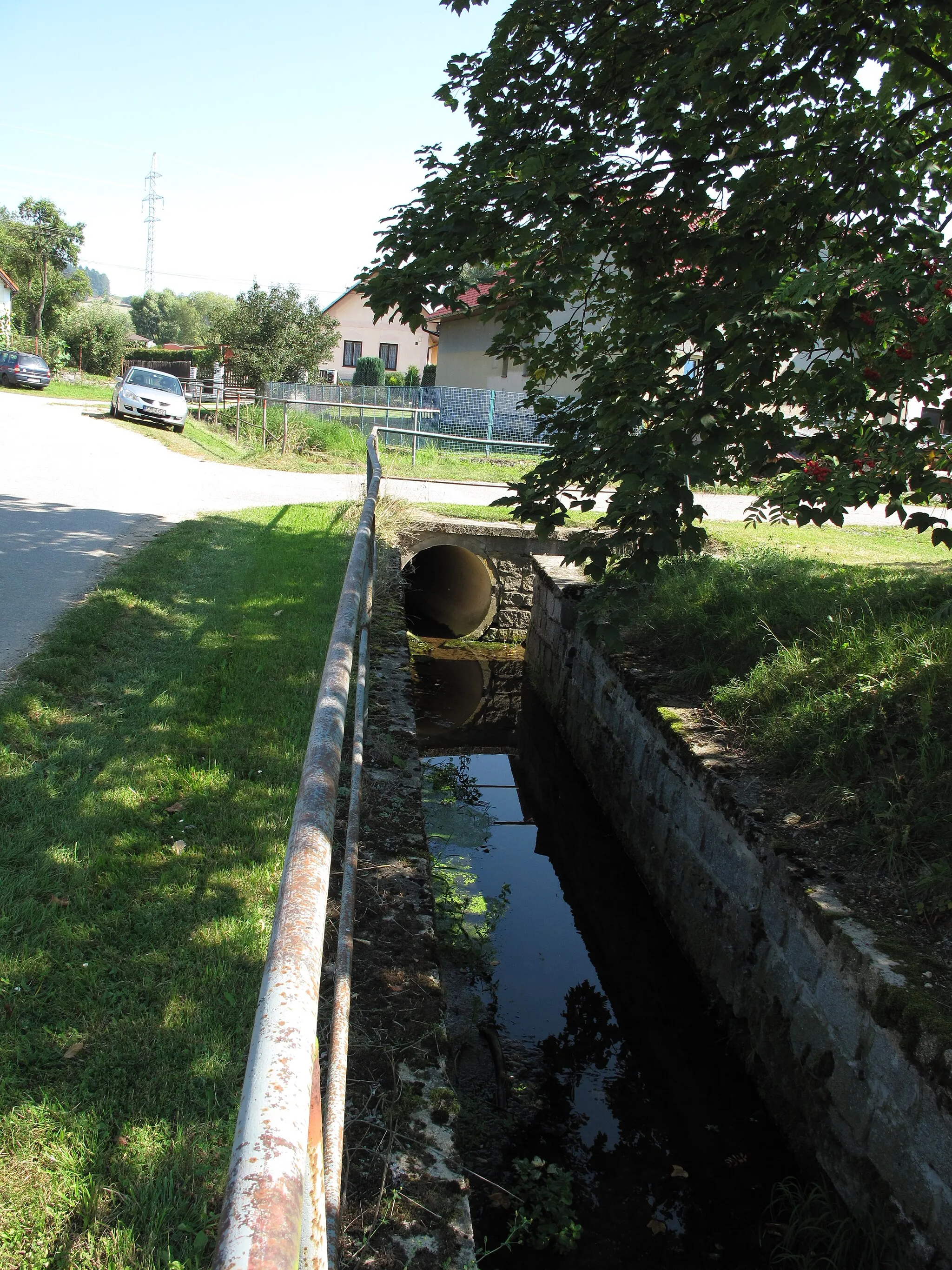 Photo showing: Chynovský streamin Horní Hořice. Tábor District, Czech Republic.