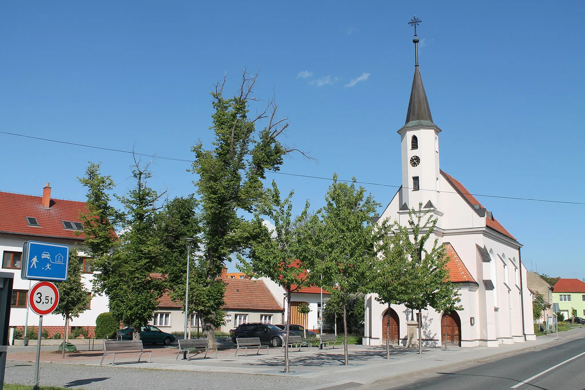 Photo showing: U Kaple square, Ostopovice, Brno-Country District, Czech Republic