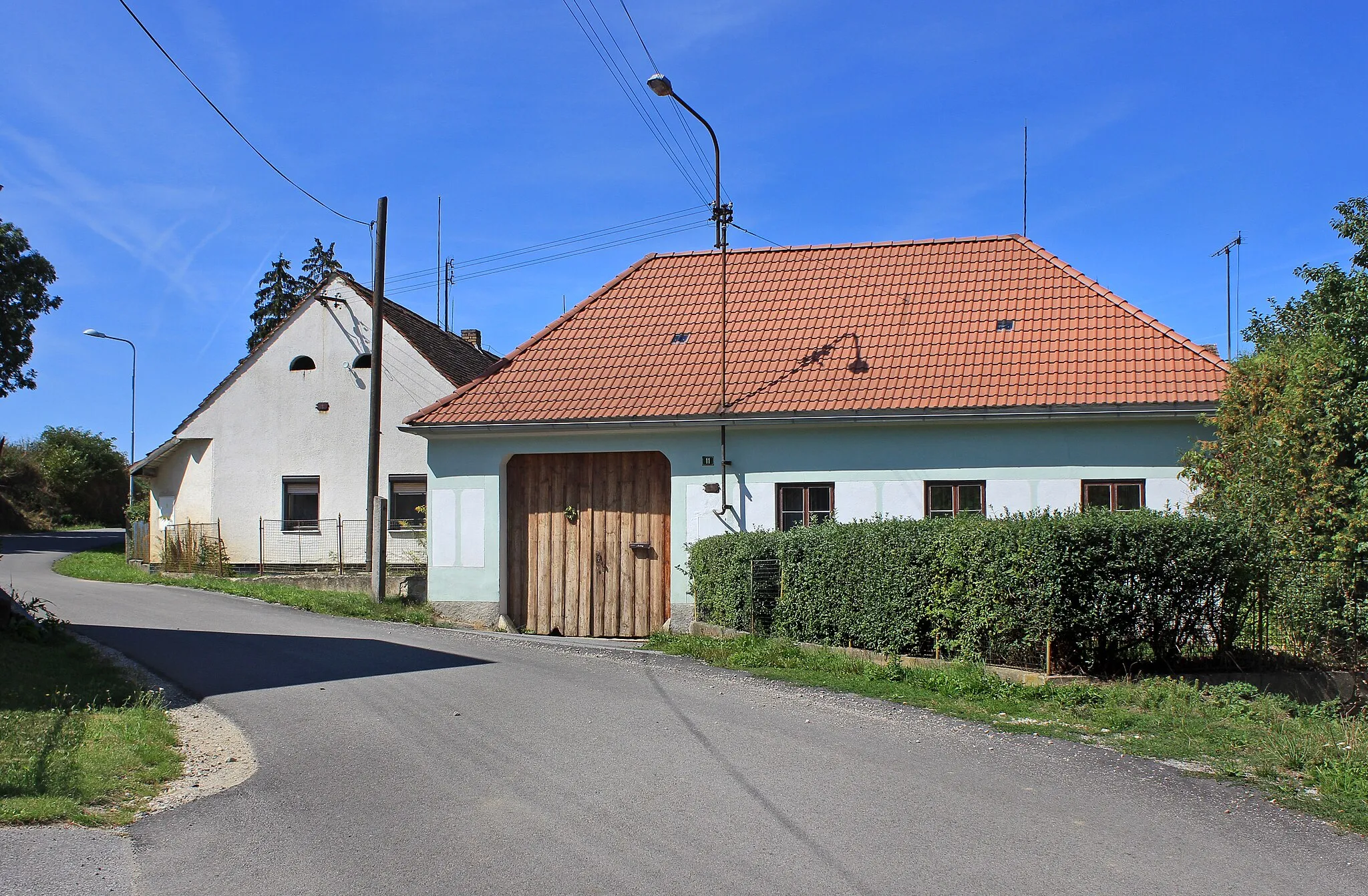 Photo showing: House No 11 in Dobrohošť, Czech Republic.