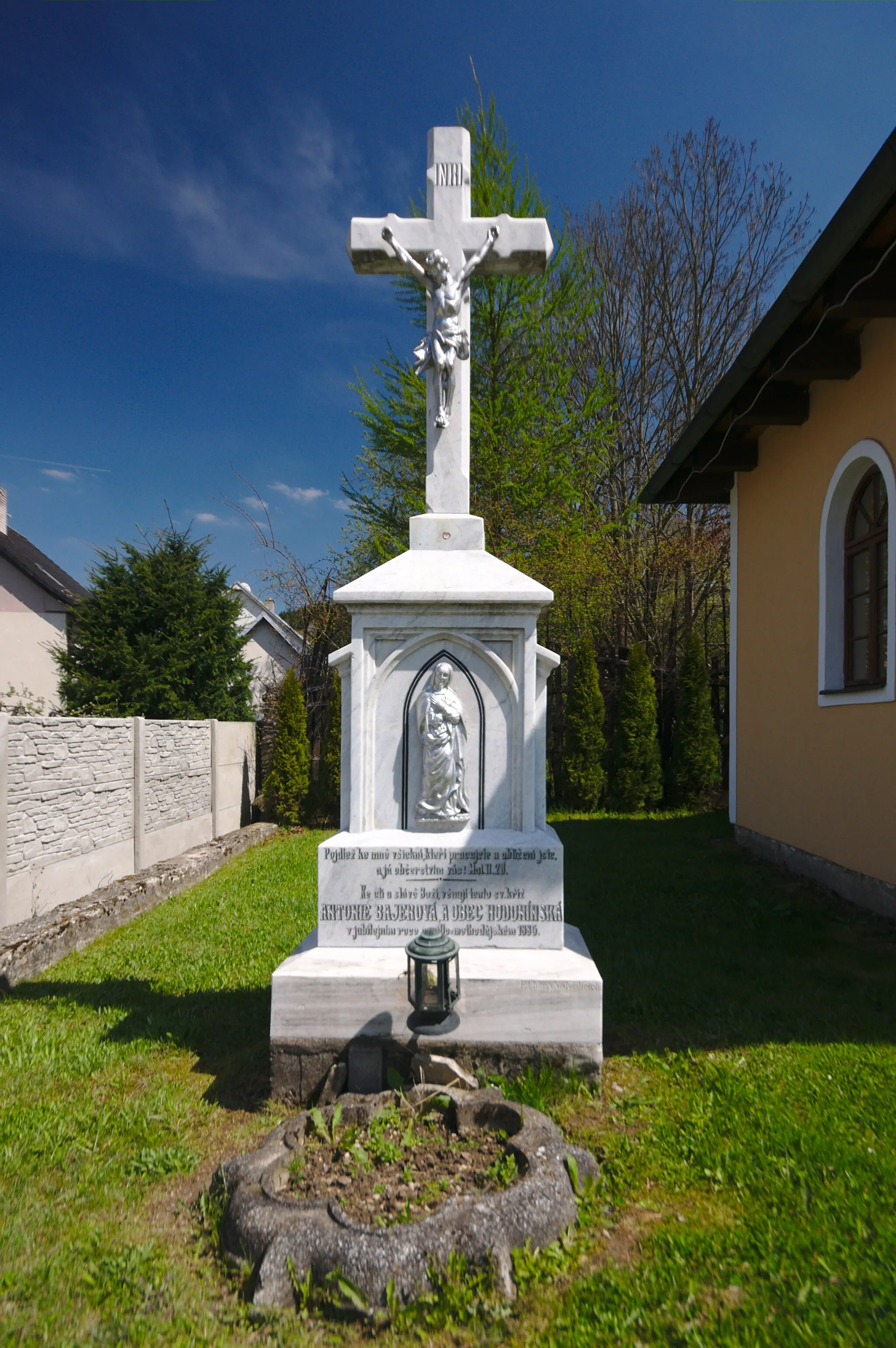 Photo showing: Kříž vedle kaple, Hodonín, okres Blansko