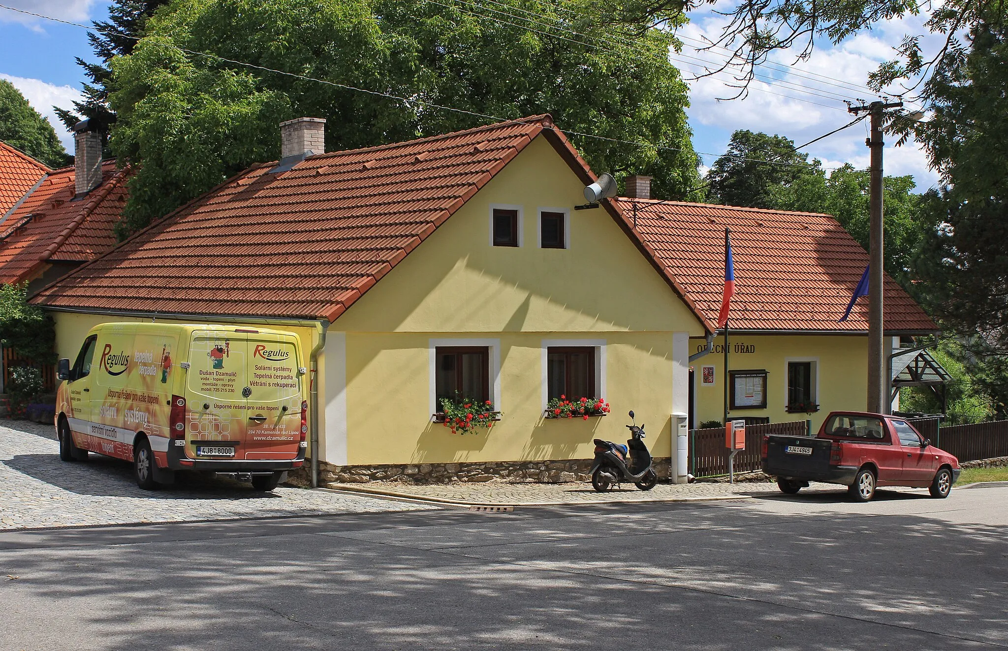 Photo showing: Municipal office in Vlasenice, part of Lhota-Vlasenice, Czech Republic.