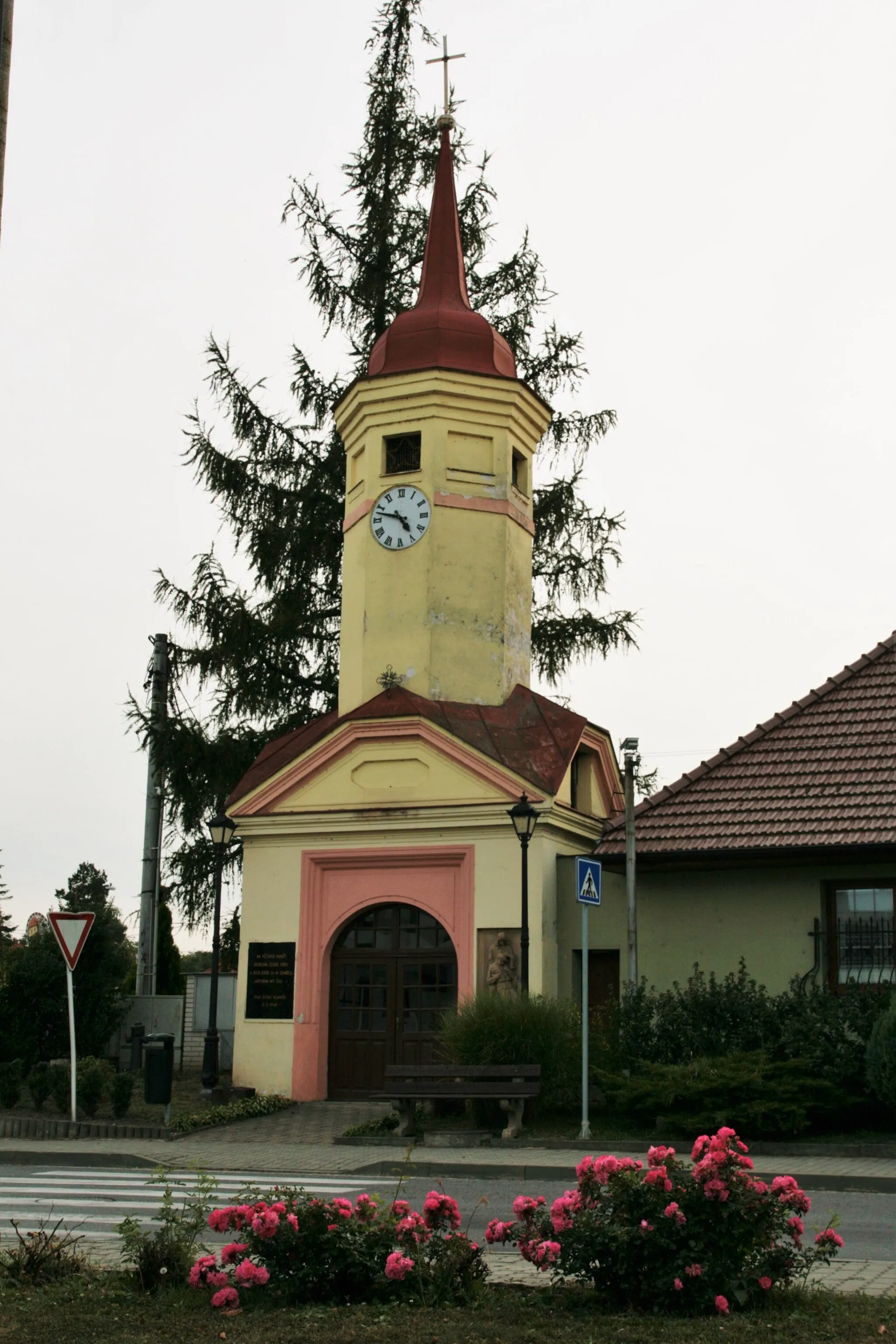 Photo showing: Nový Šaldorf, část obce Nový Šaldorf - Sedlešovice v okrese Znojmo. Kaple na návsi.