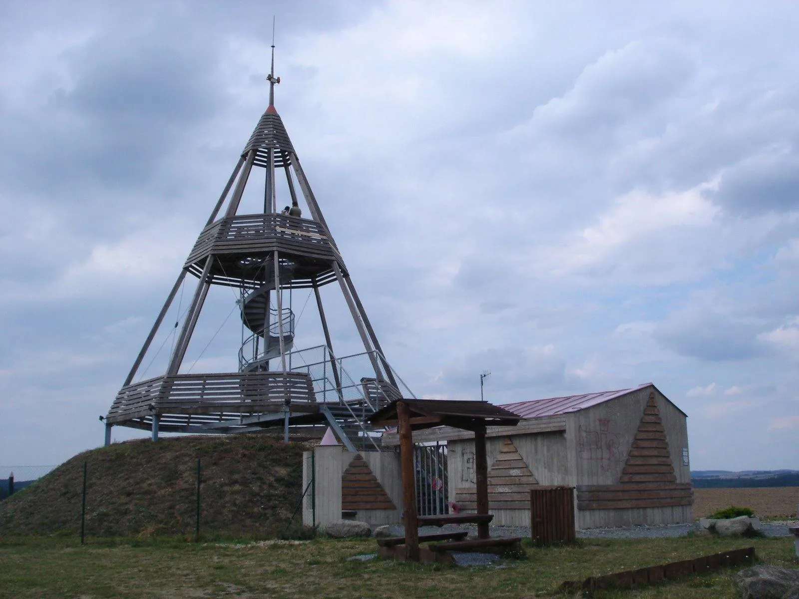 Photo showing: Lookout in Ocmanice, Czech Republic.