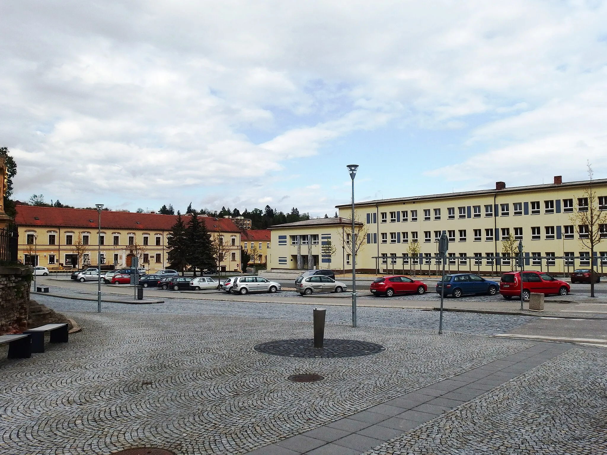 Photo showing: Klobouky u Brna, Břeclav District, Czech Republic. Náměstí Míru Square.