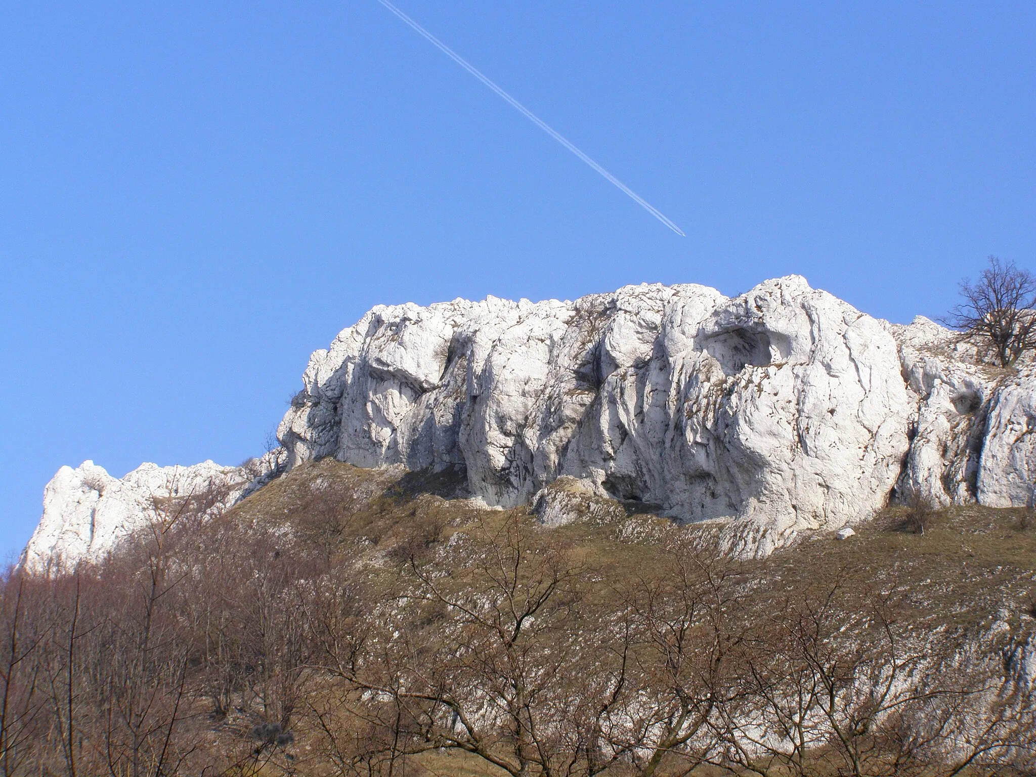 Photo showing: Pavlovské vrchy, Děvín (549m), pohled na západní skaliska