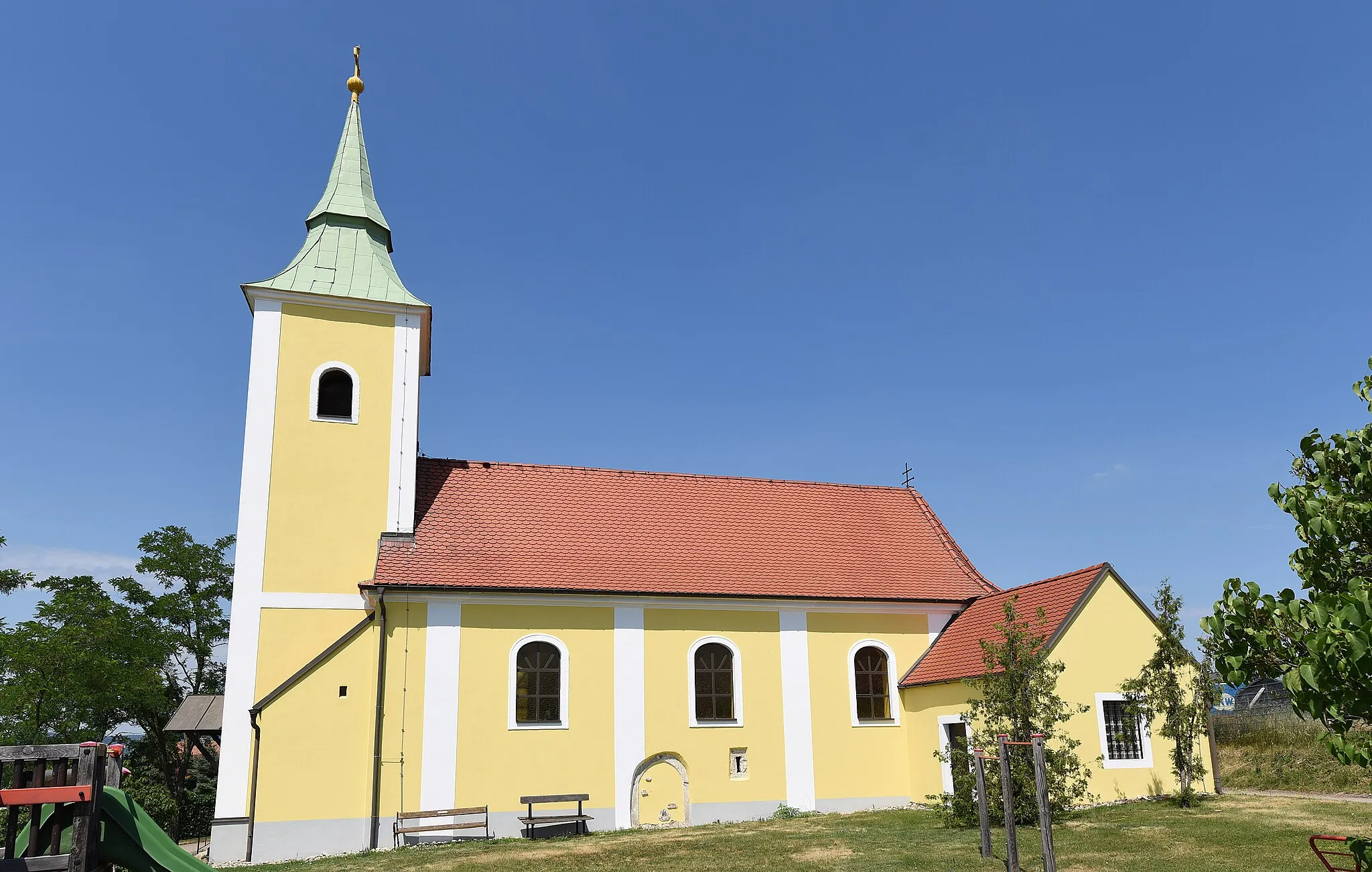 Photo showing: Catholic branch church at Pillersdorf, municipality Zellerndorf, Lower Austria, Austria