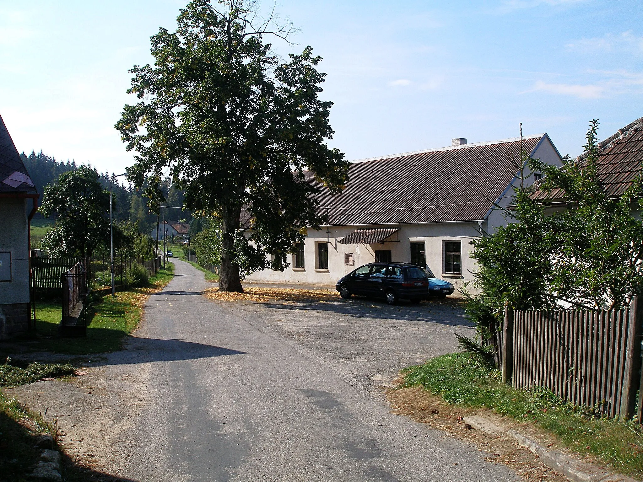 Photo showing: Brandlín (part of Volfířov, Jindřichův Hradec District) - the former Lutheran school