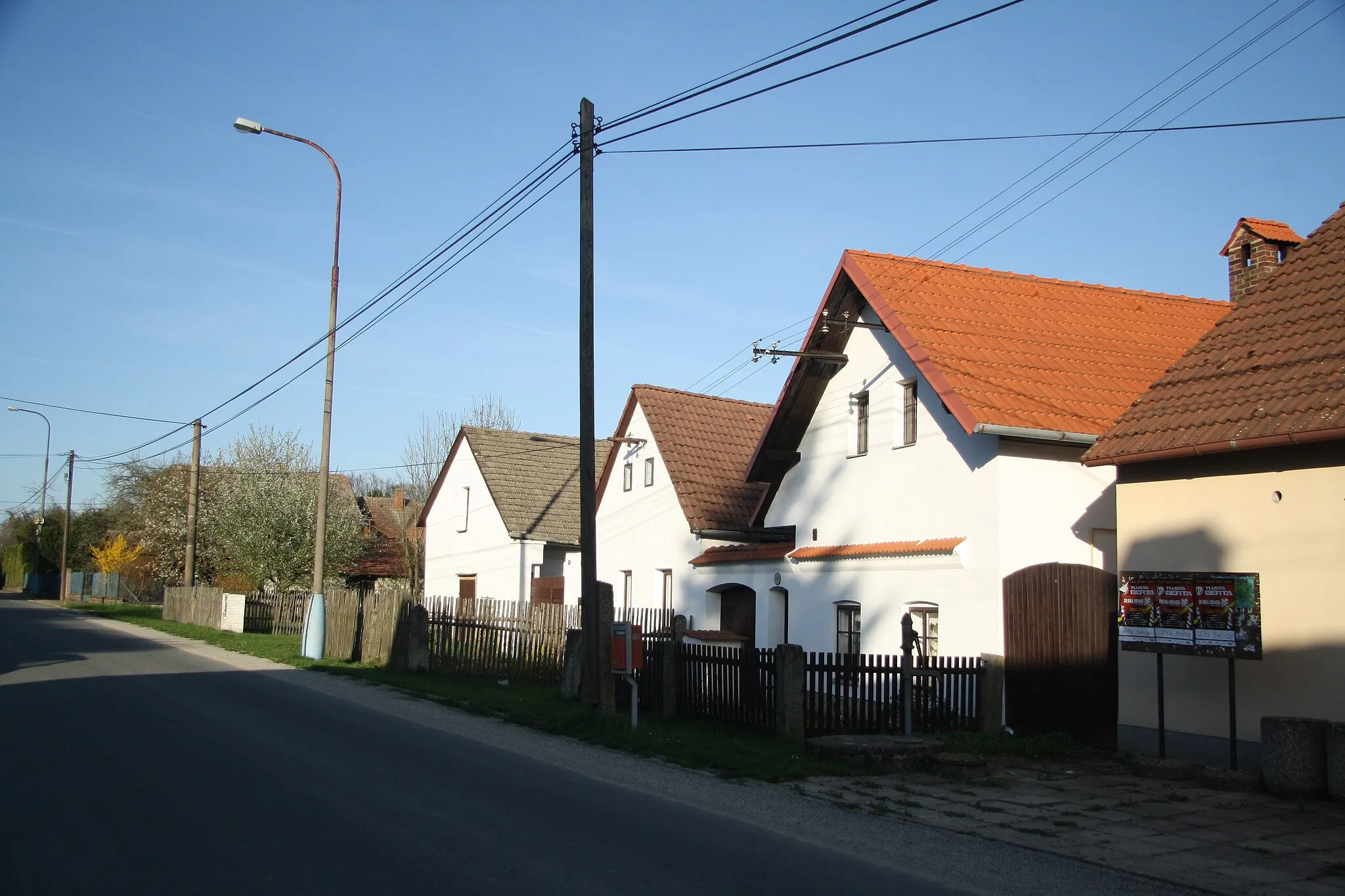 Photo showing: Houses in Horní Olešná, Popelín, Jindřichův Hradec District.