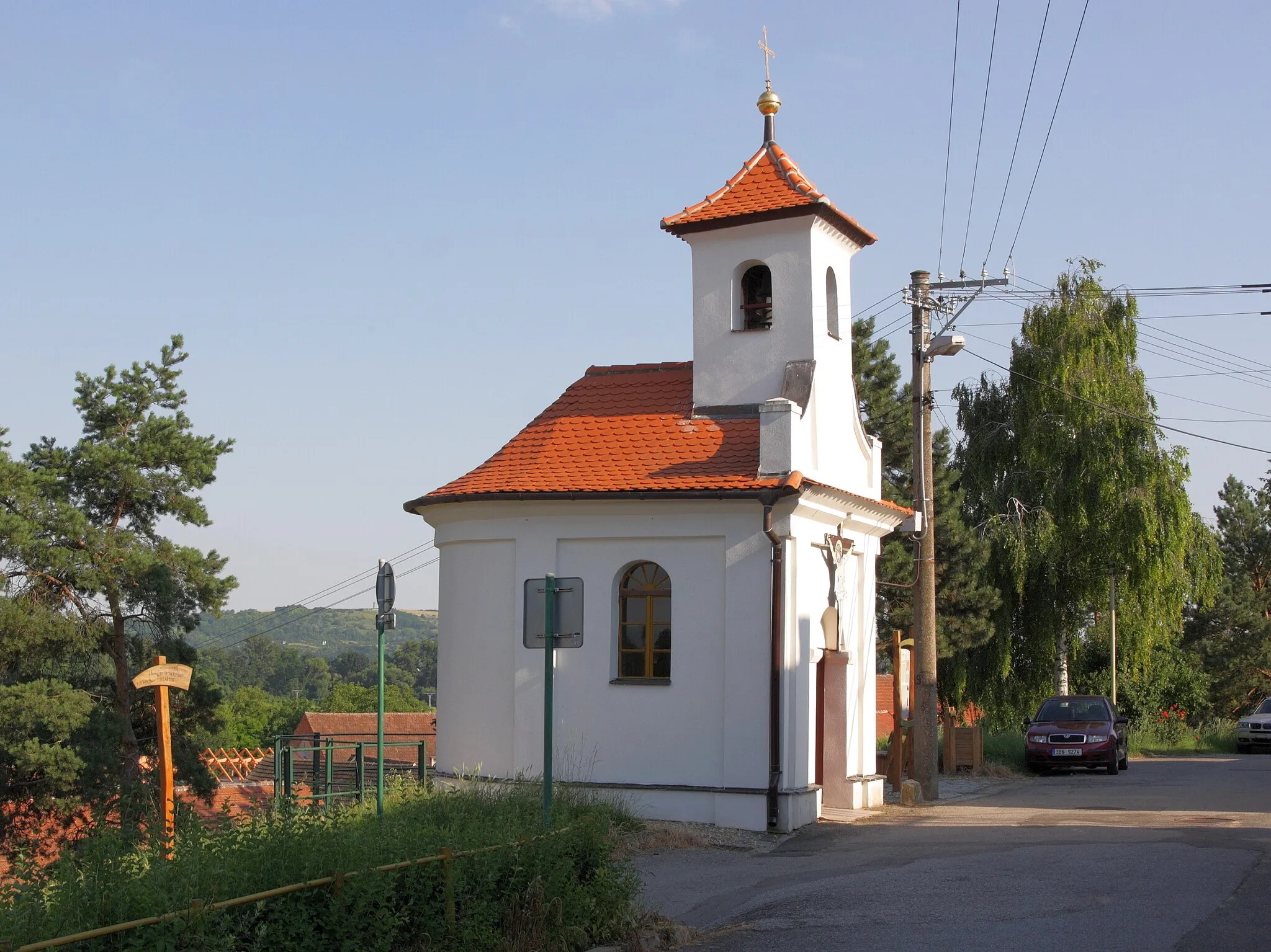 Photo showing: Holasice - kaple sv Václava.