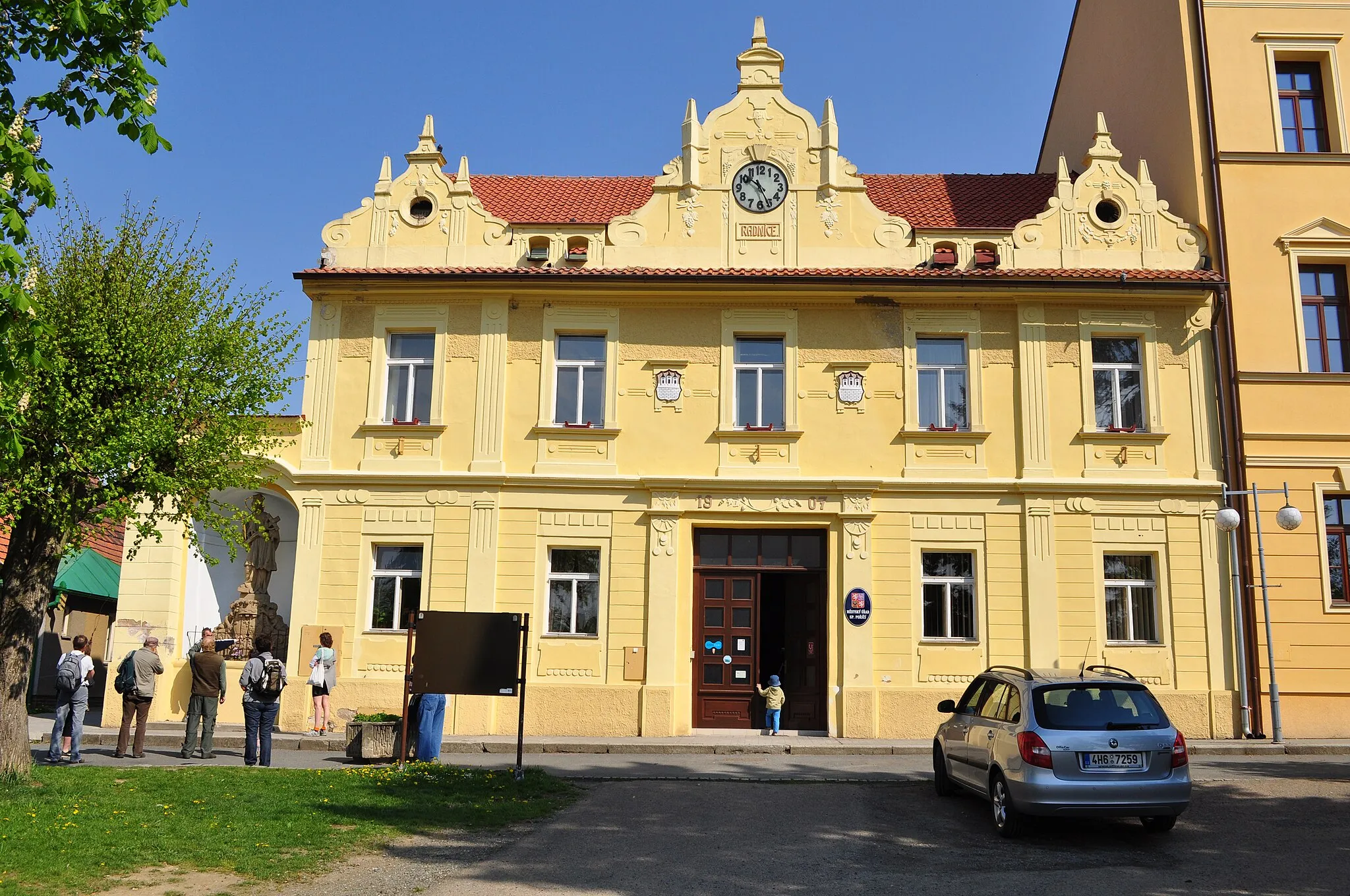 Photo showing: City Hall