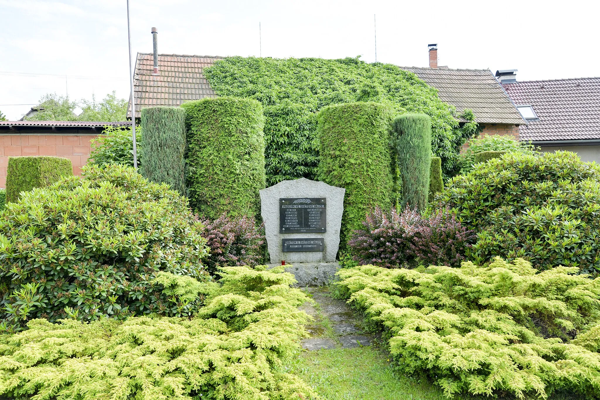 Photo showing: World War I memorial in Lhůta, Plzeň-City District