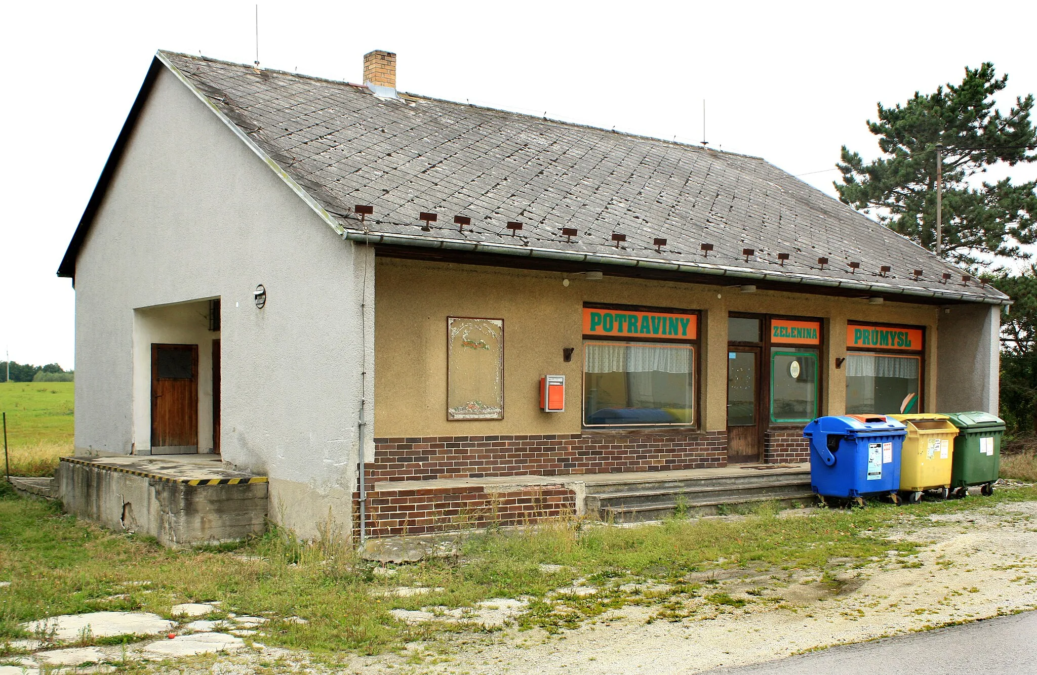 Photo showing: Former grocery in Mirochov, part of Chlum u Třeboně, Czech Republic