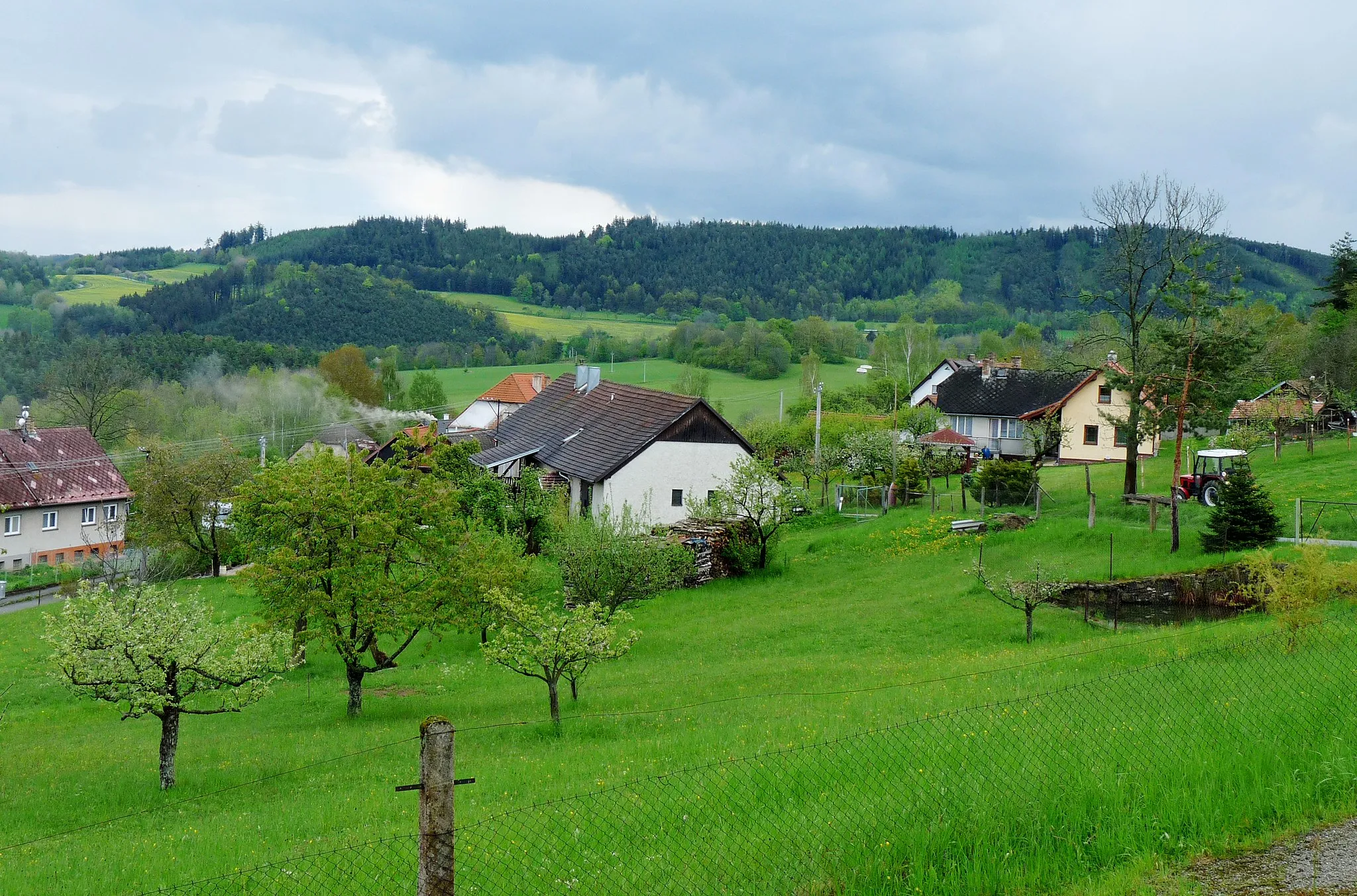 Photo showing: View of the village of Oseky, Prachatice District, South Bohemian Region, Czech Republic.