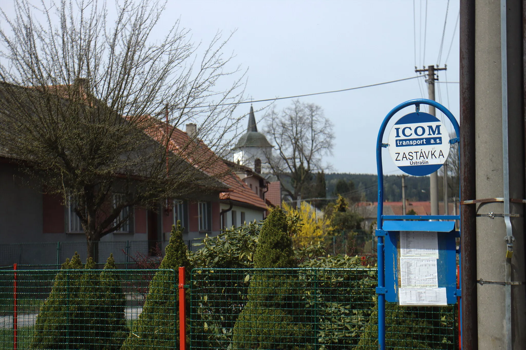 Photo showing: A bus stop in Ústrašín, Vysočina Region, CZ