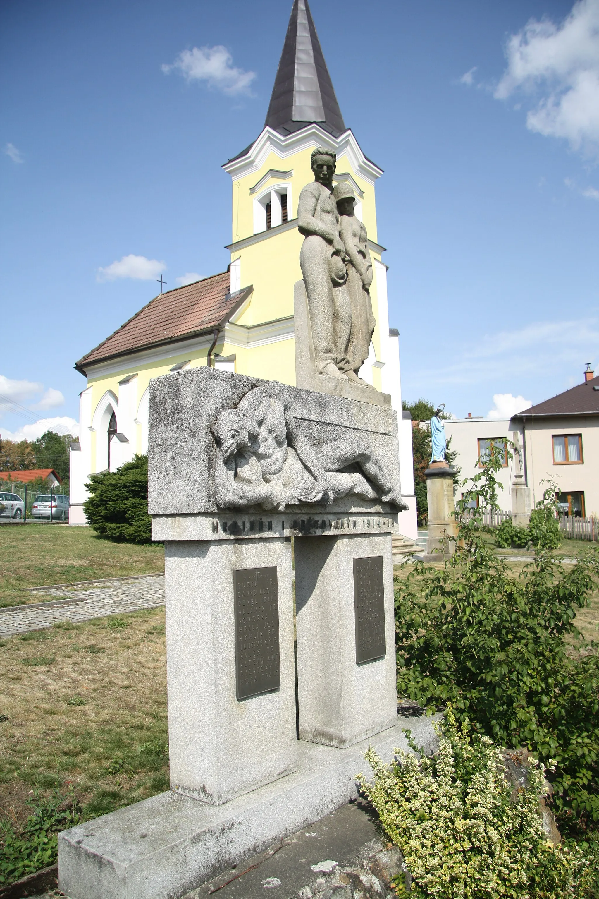 Photo showing: World War I memorial near Chapel of Virgin Mary in Křelovice, Pelhřimov District.