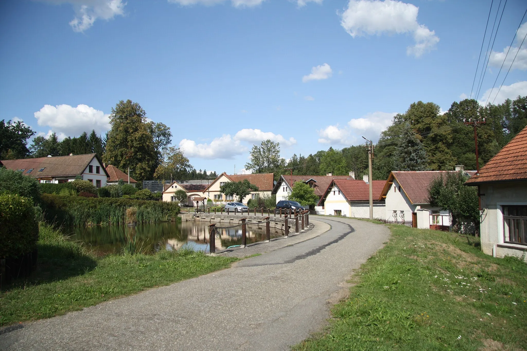 Photo showing: Center of Poříčí, Křelovice, Pelhřimov District.