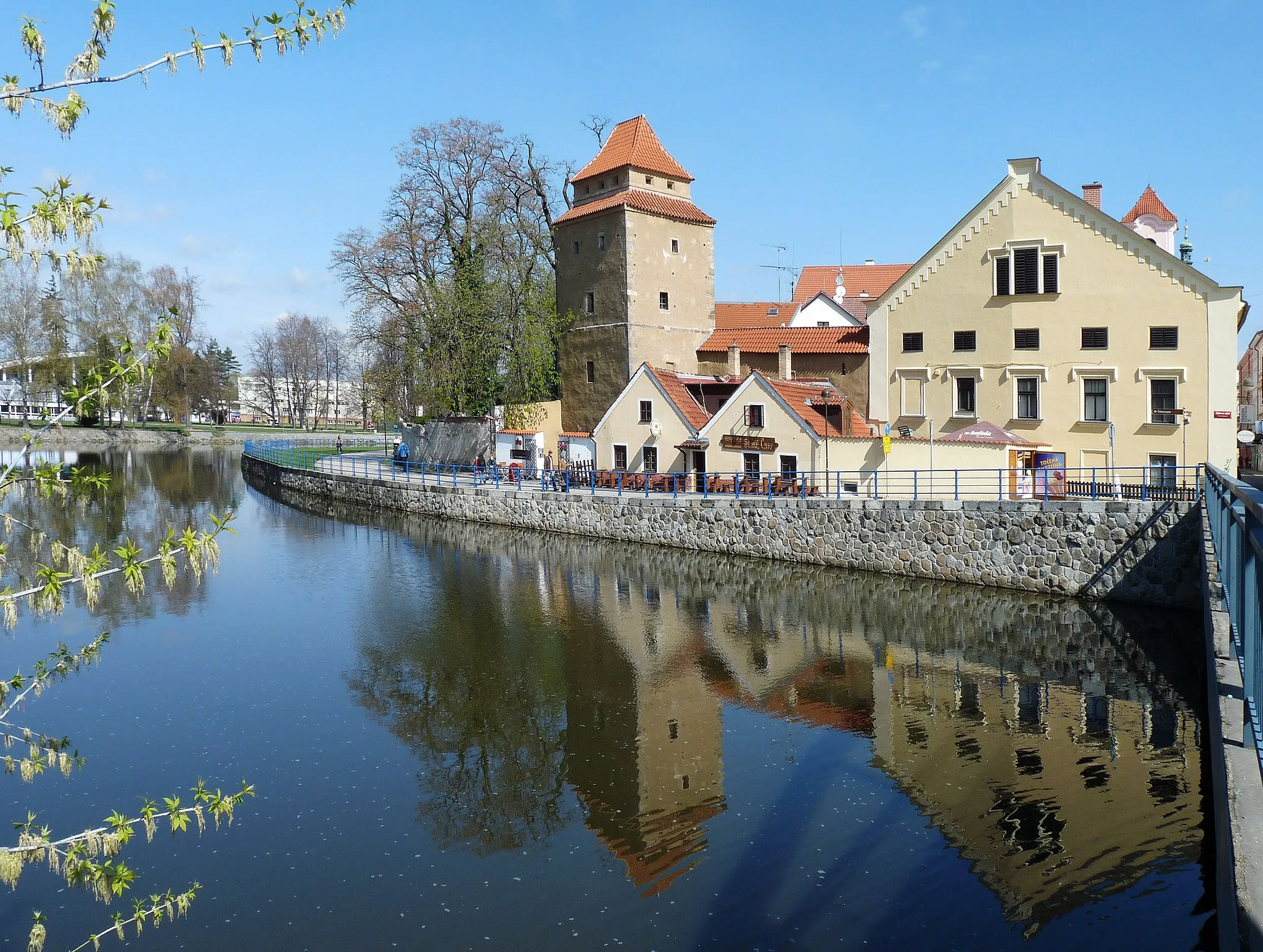 Photo showing: Iron Maiden Tower at the blind arm of the river Malše in České Budějovice, Czech Republic.