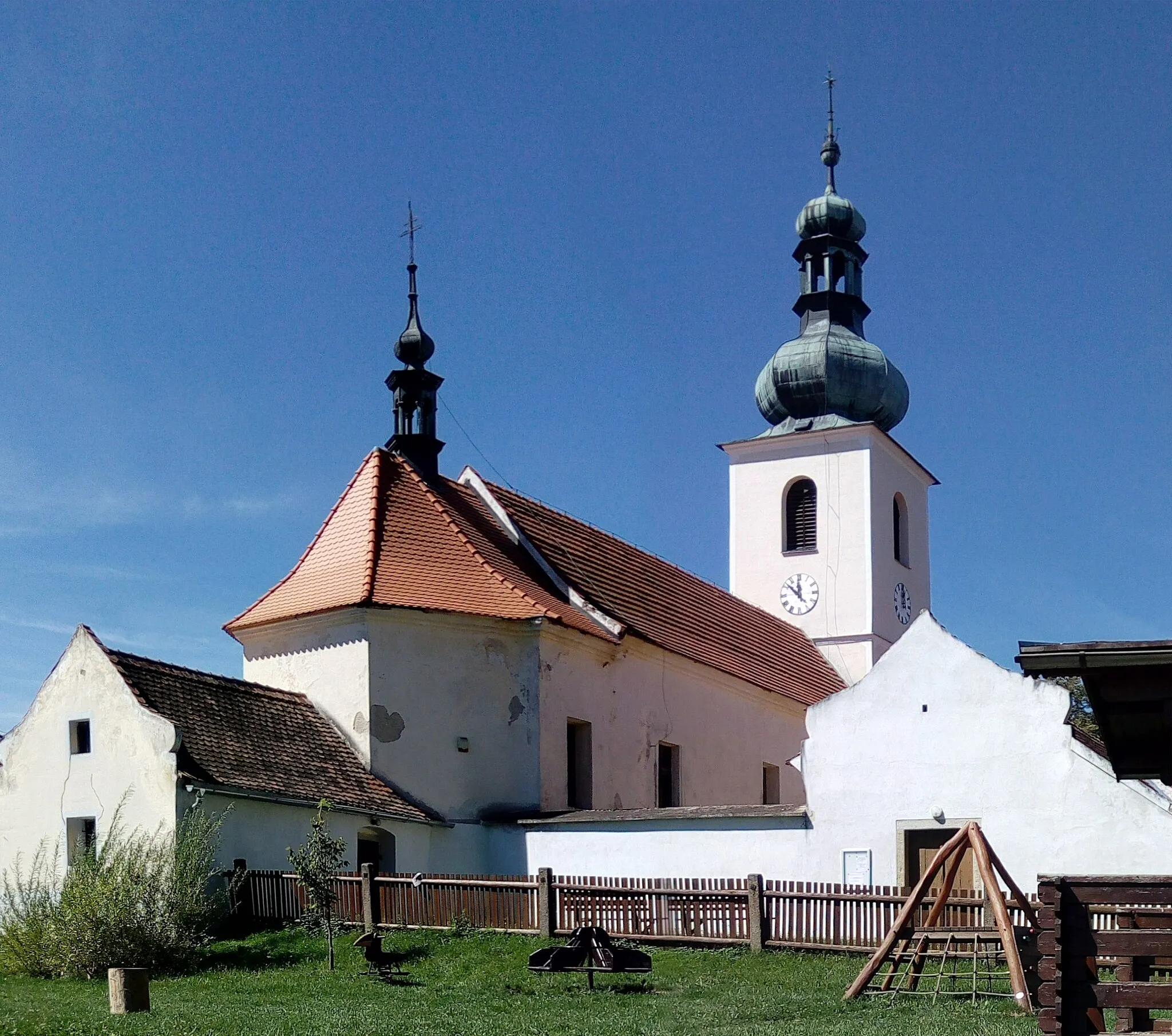 Photo showing: Church of Saint John of Nepomuk in the village of Svatý Jan nad Malší, South Bohemian Region, Czechia