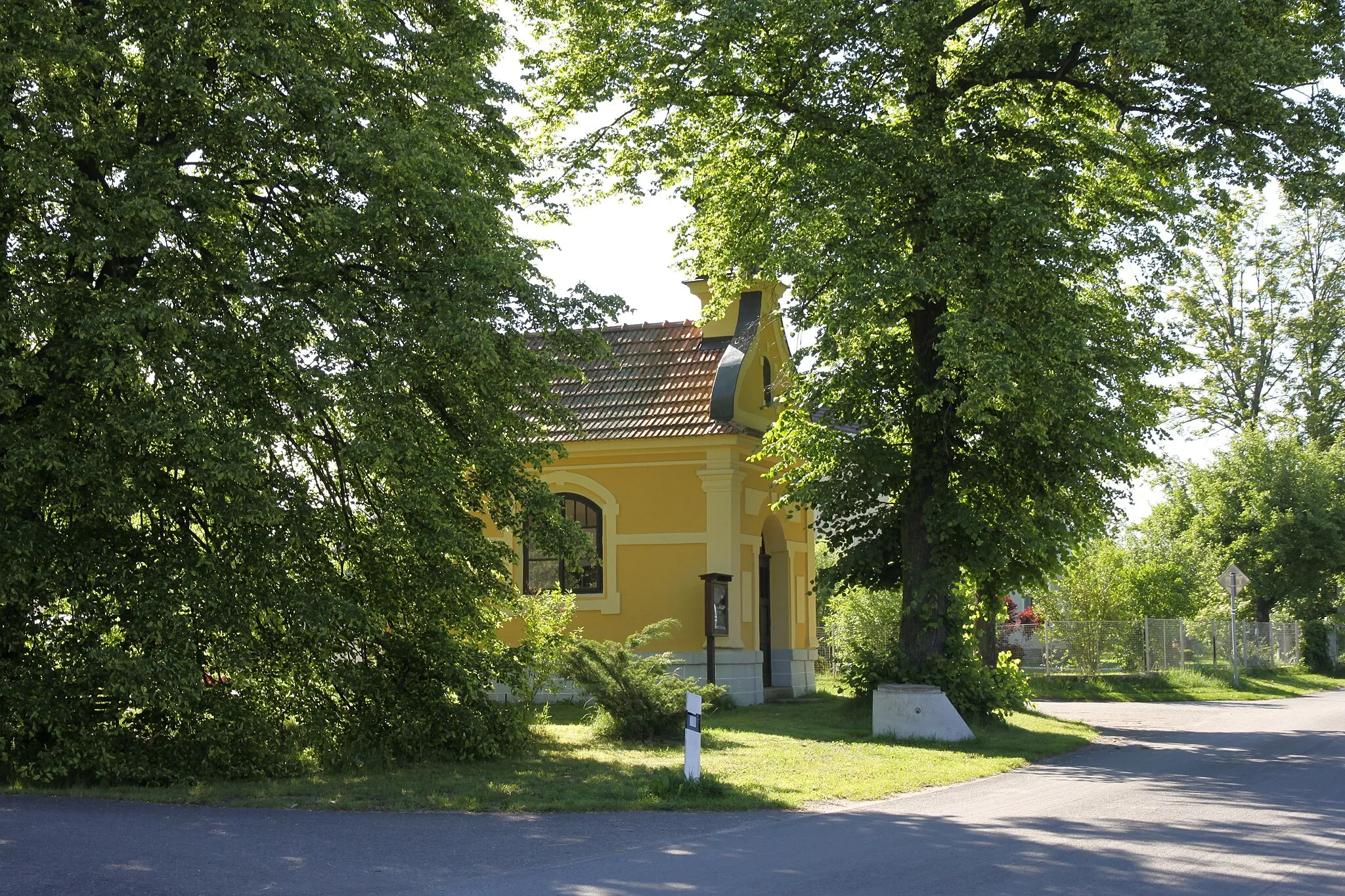 Photo showing: Chapel of Saint John of Nepomuk in Petříkov, České Budějovice District, South Bohemian Region, Czechia.