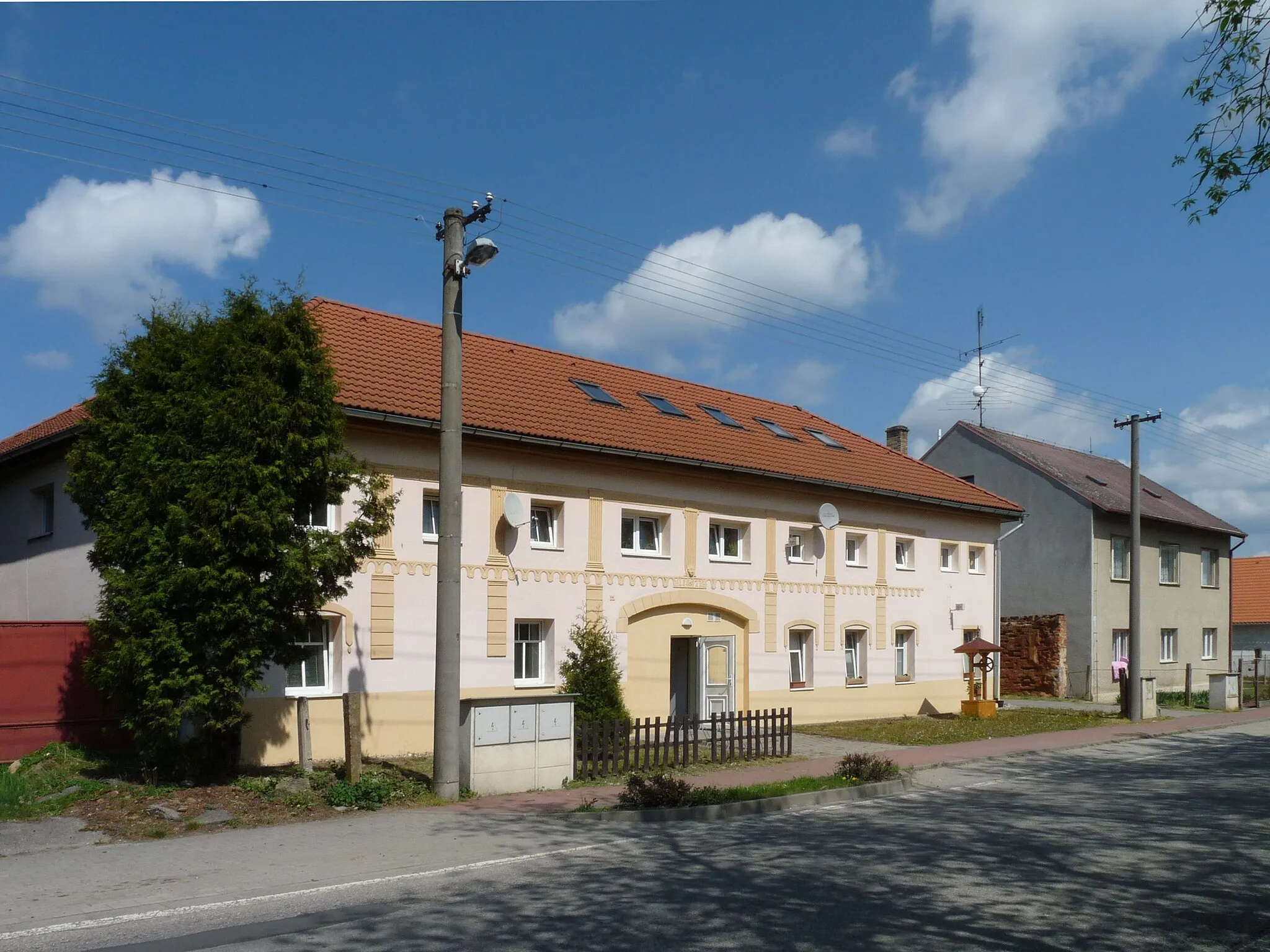 Photo showing: House No 23 in the municipality of Homole, České Budějovice, South Bohemian Region, Czech Republic.