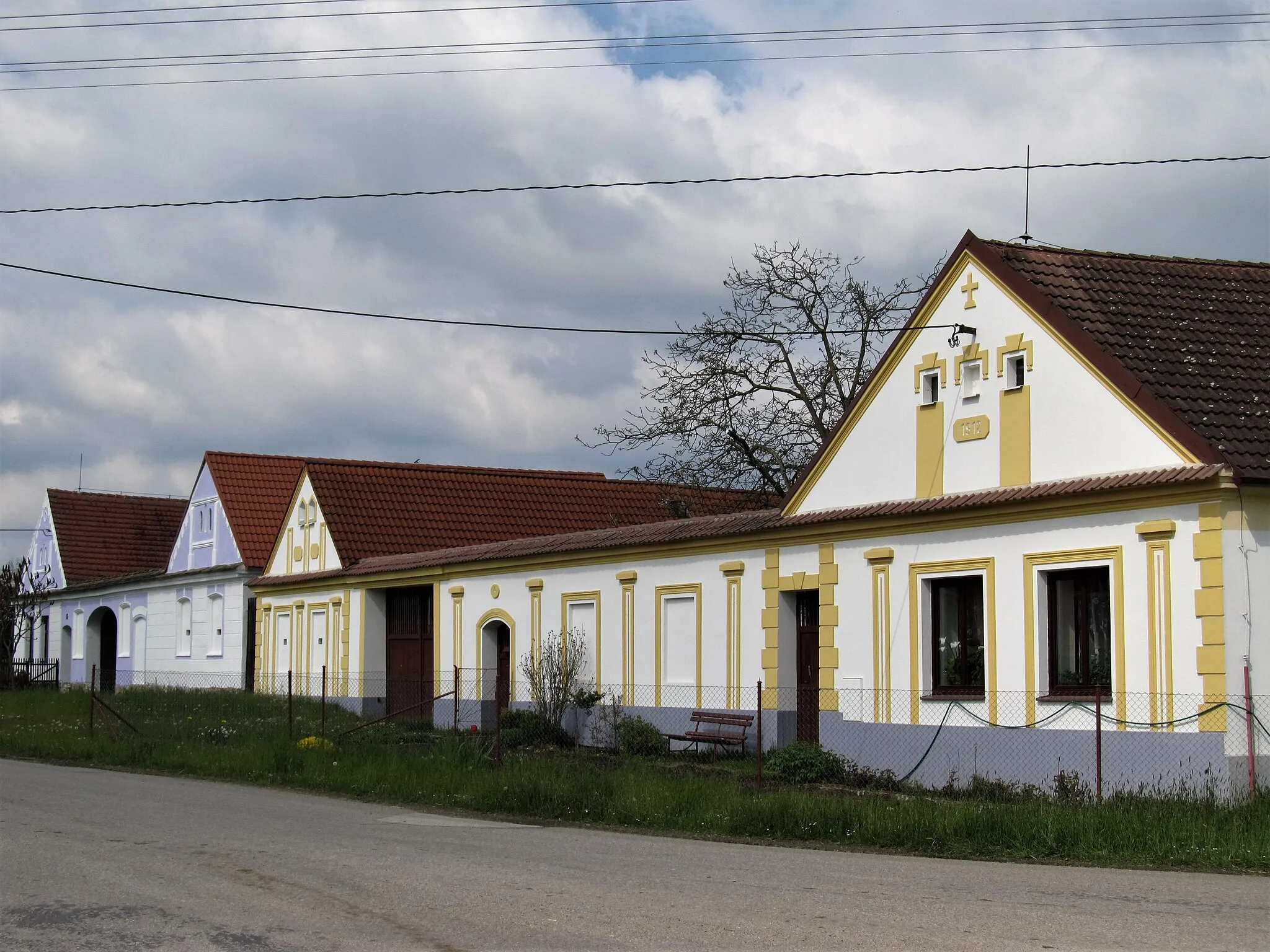 Photo showing: Bošilec, náves