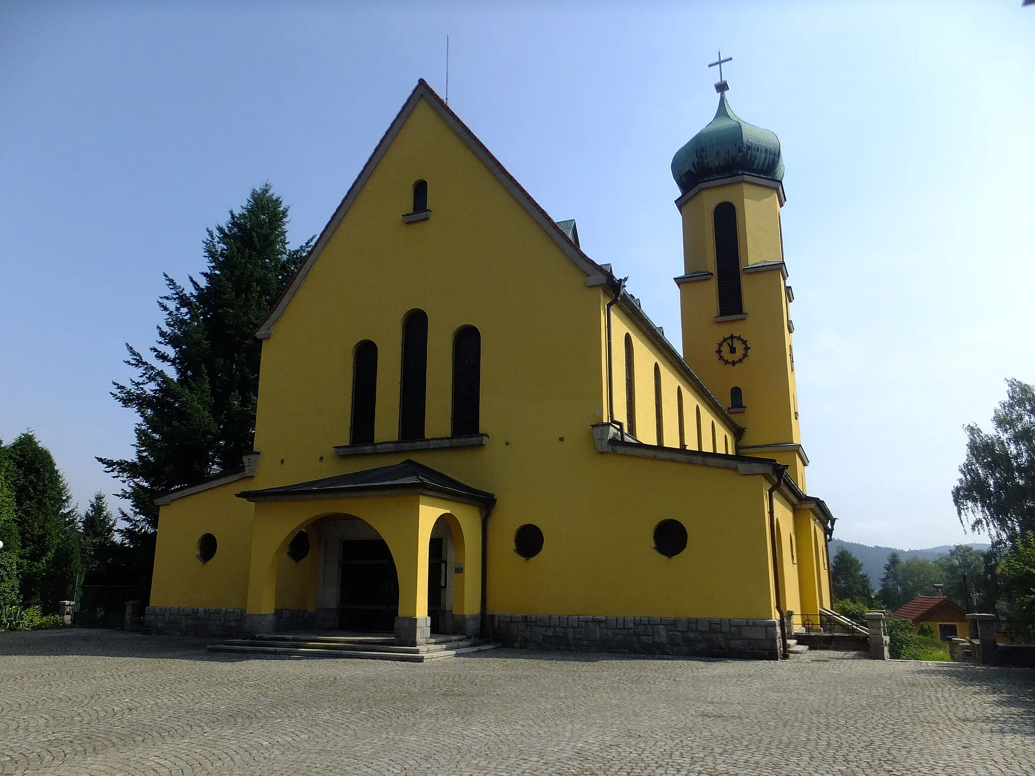 Photo showing: Church of St. John of Nepomuk in Větřní - the western view