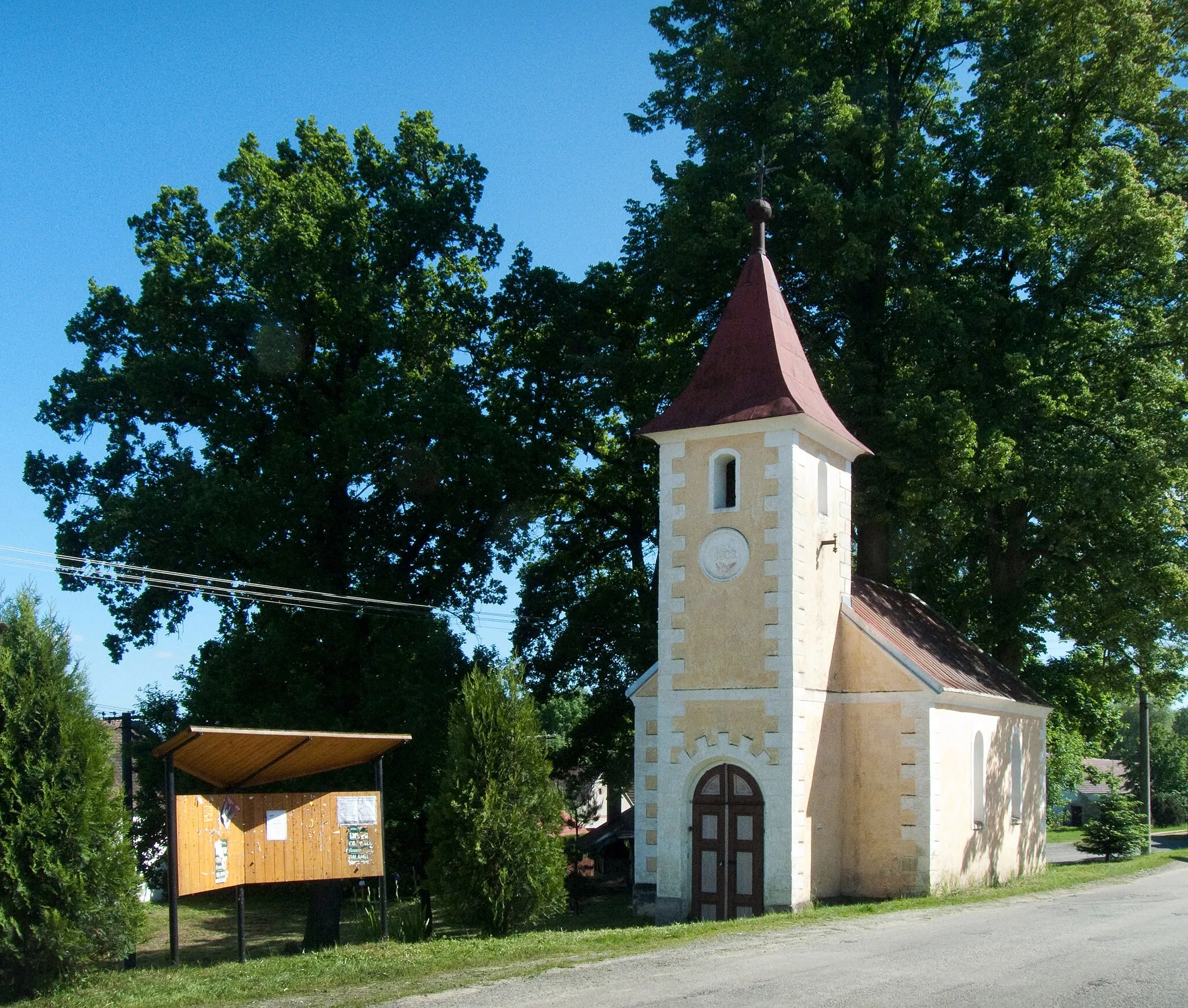 Photo showing: St. Paul Chapel in the village of Višňová, Jindřichův Hradec district, Czech Republic