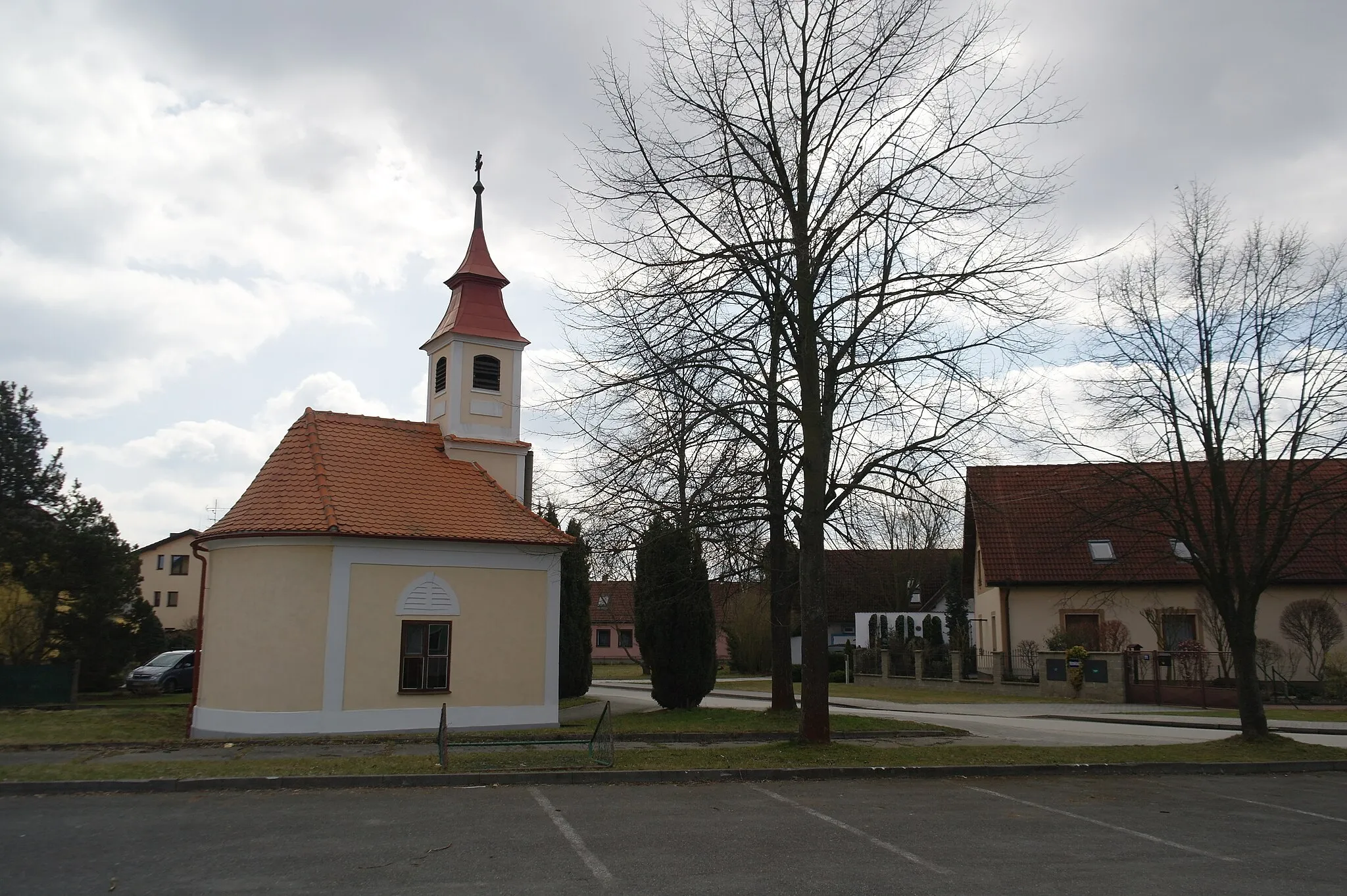 Photo showing: Břilice, Kaple Panny Marie od severu