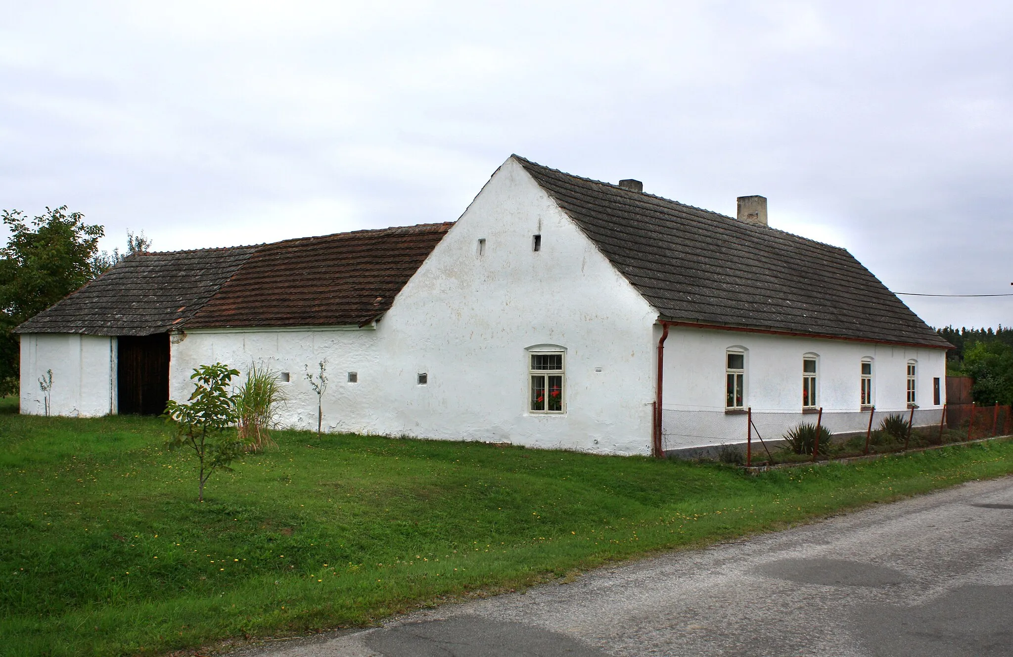 Photo showing: North part of Mláka, part of Novosedly nad Nežárkou, Czech Republic