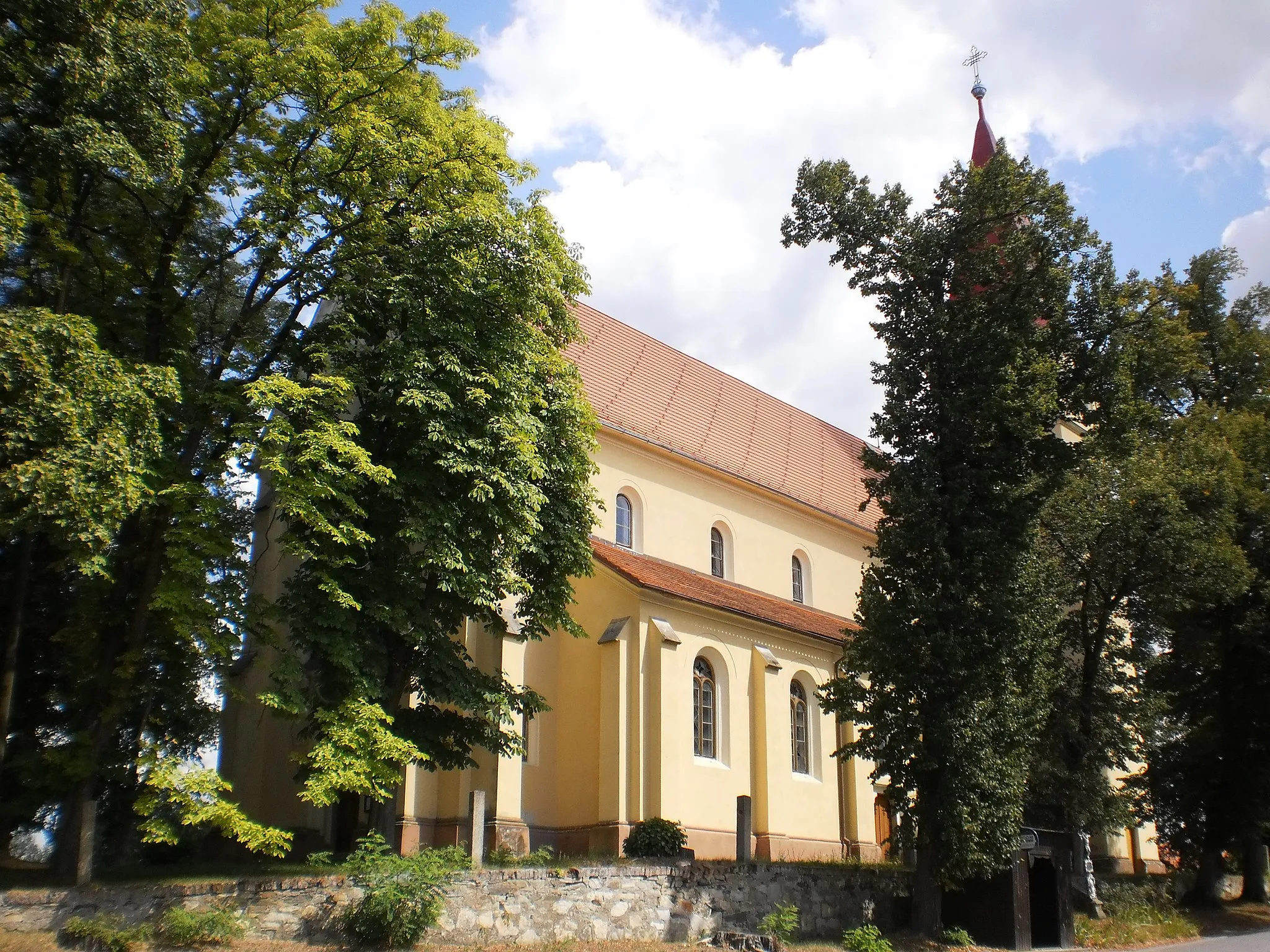 Photo showing: Kostel svatého Václava v Novosedlech nad Nežárkou (srpen 2013)