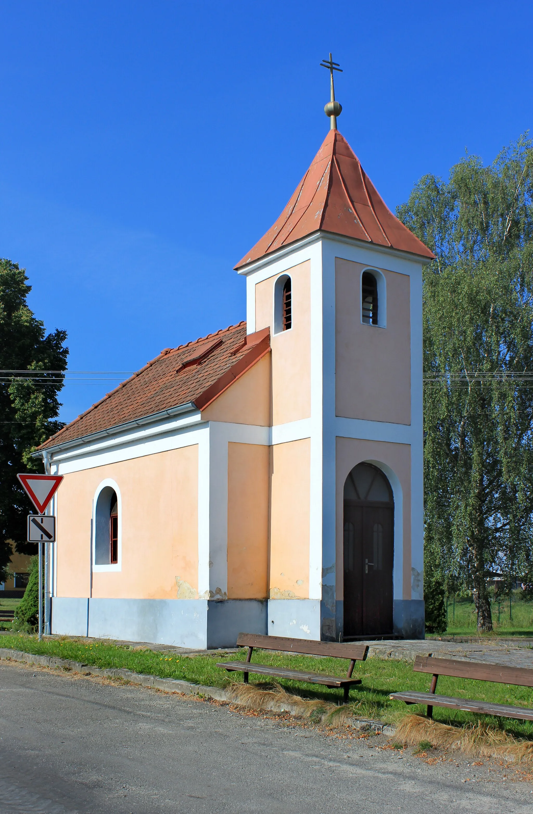 Photo showing: Chapel in Frahelž village, Czech Republic.