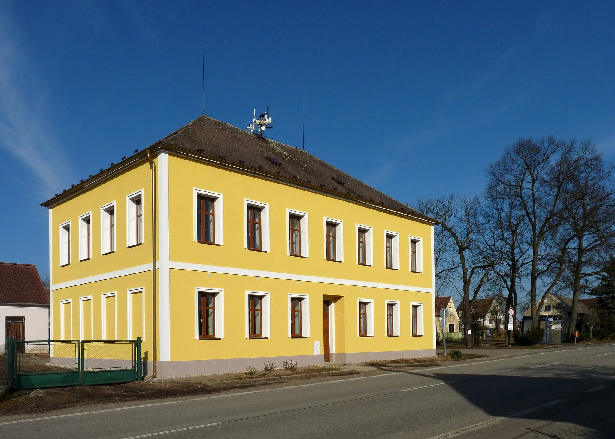 Photo showing: House No 33 in the village of Doňov, Jindřichův Hradec District, South Bohemia, Czech Republic.