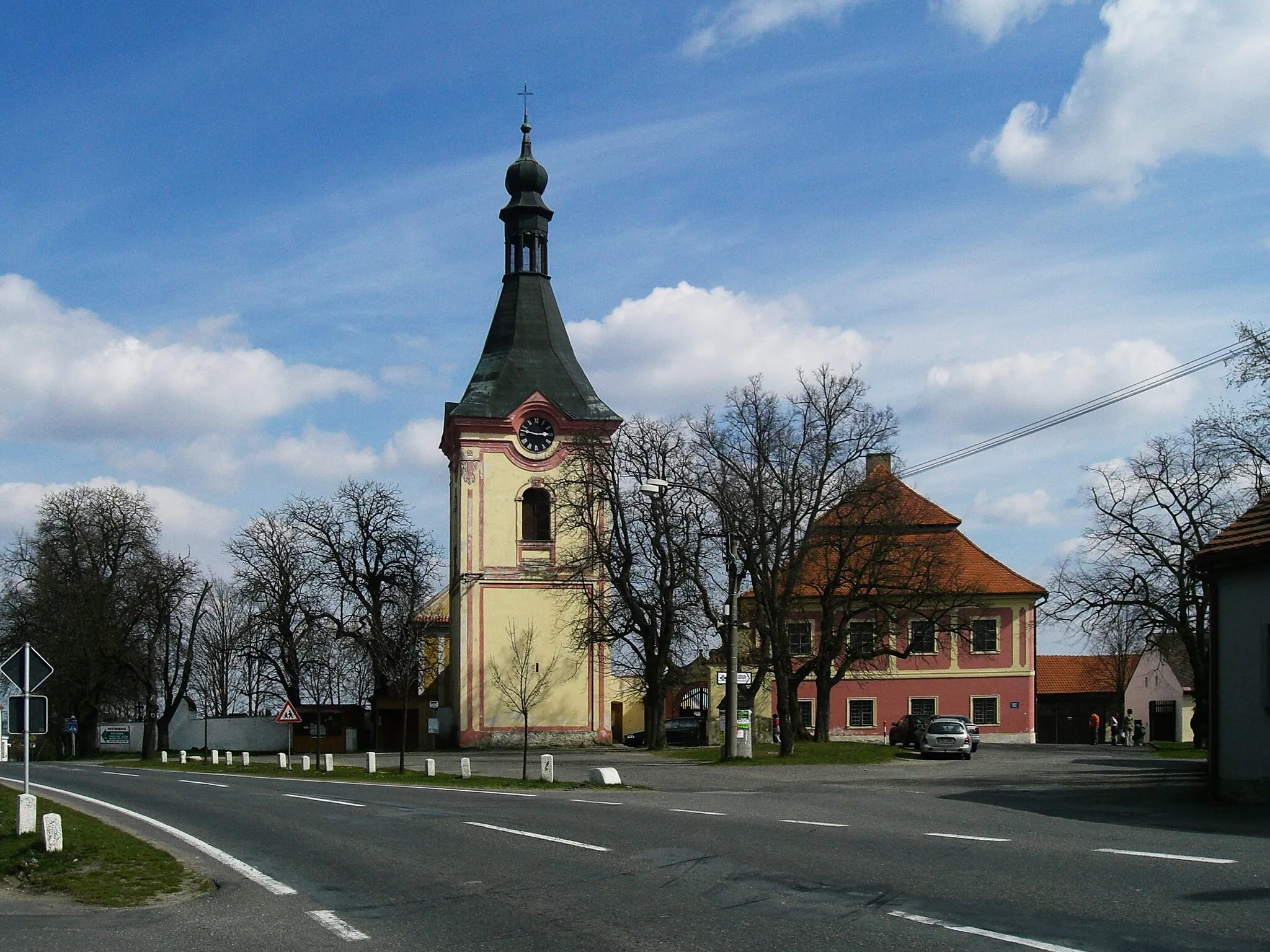 Photo showing: Záhoří village in the Písek District, Czech Republic.  Church of Saint Michael