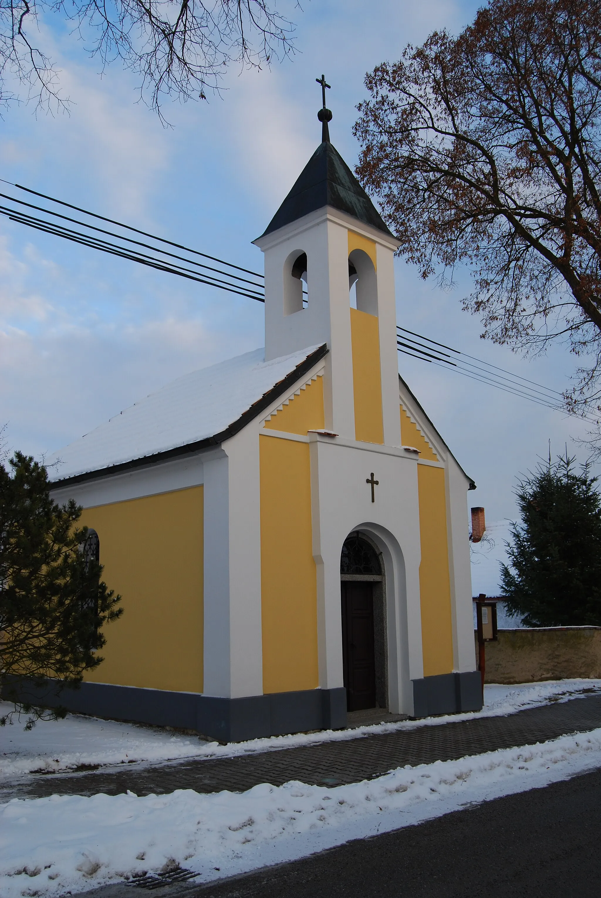 Photo showing: Návesní kaple je zasvěcená svatému Václavu. Zvíkovské Podhradí. Okres Písek . Česká republika.