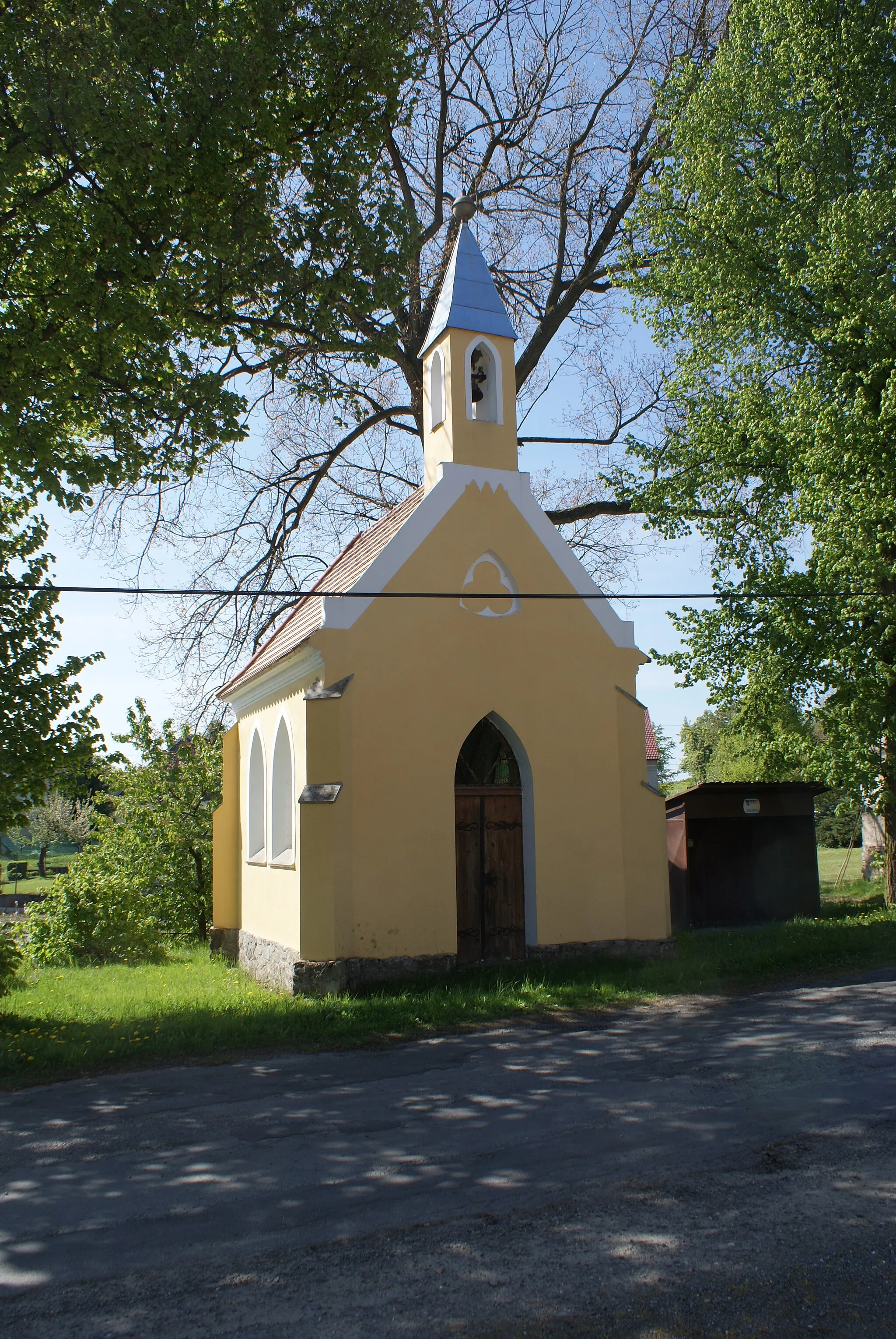 Photo showing: Rukáveč, part of Milevsko, a village in Písek District, Czech Republic, chapel.