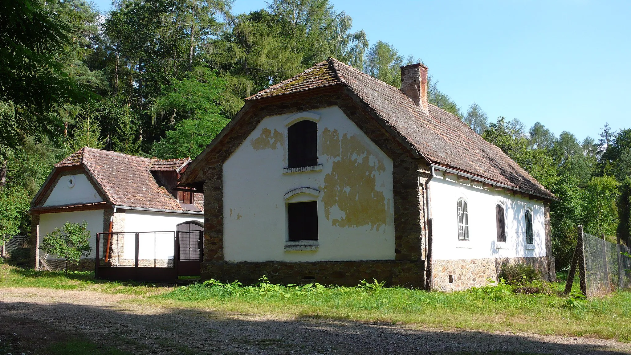 Photo showing: Myslivna Skalka u Jetětic (2010)